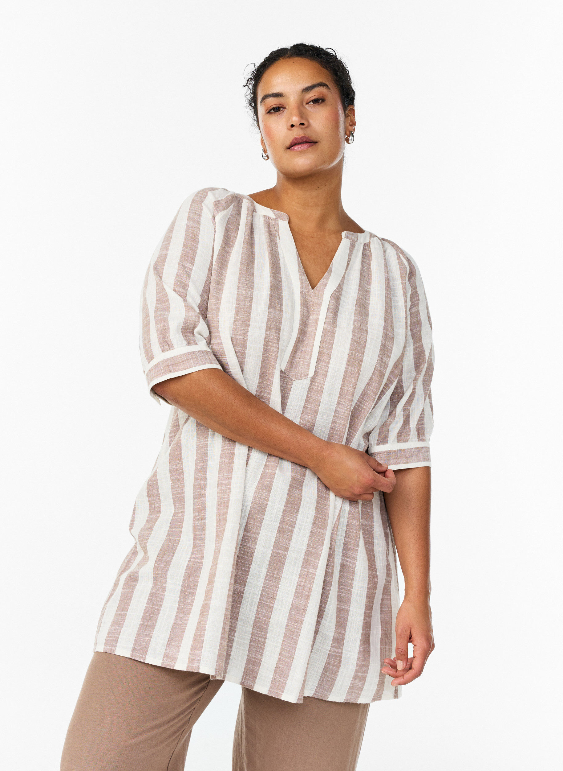 ZizziTunika aus Baumwolle mit V-Ausschnitt, Beige, Model image number 0