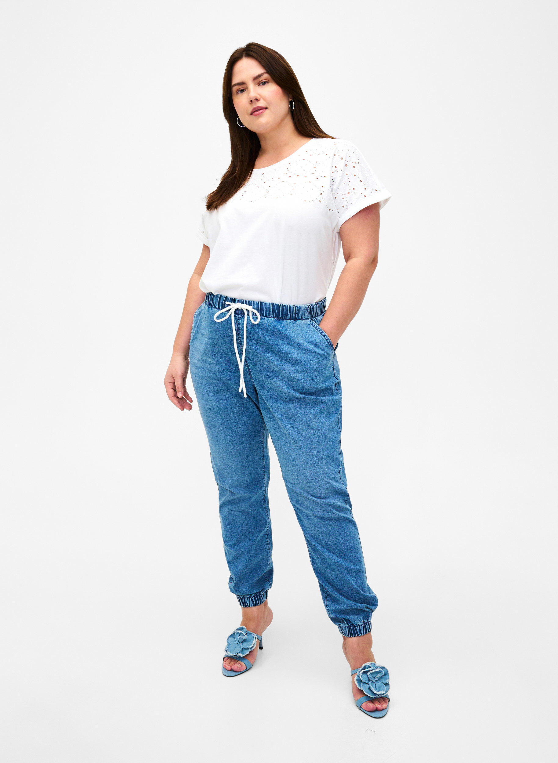 ZizziT-Shirt aus Bio-Baumwolle mit Lochstickerei, Bright White, Model image number 2