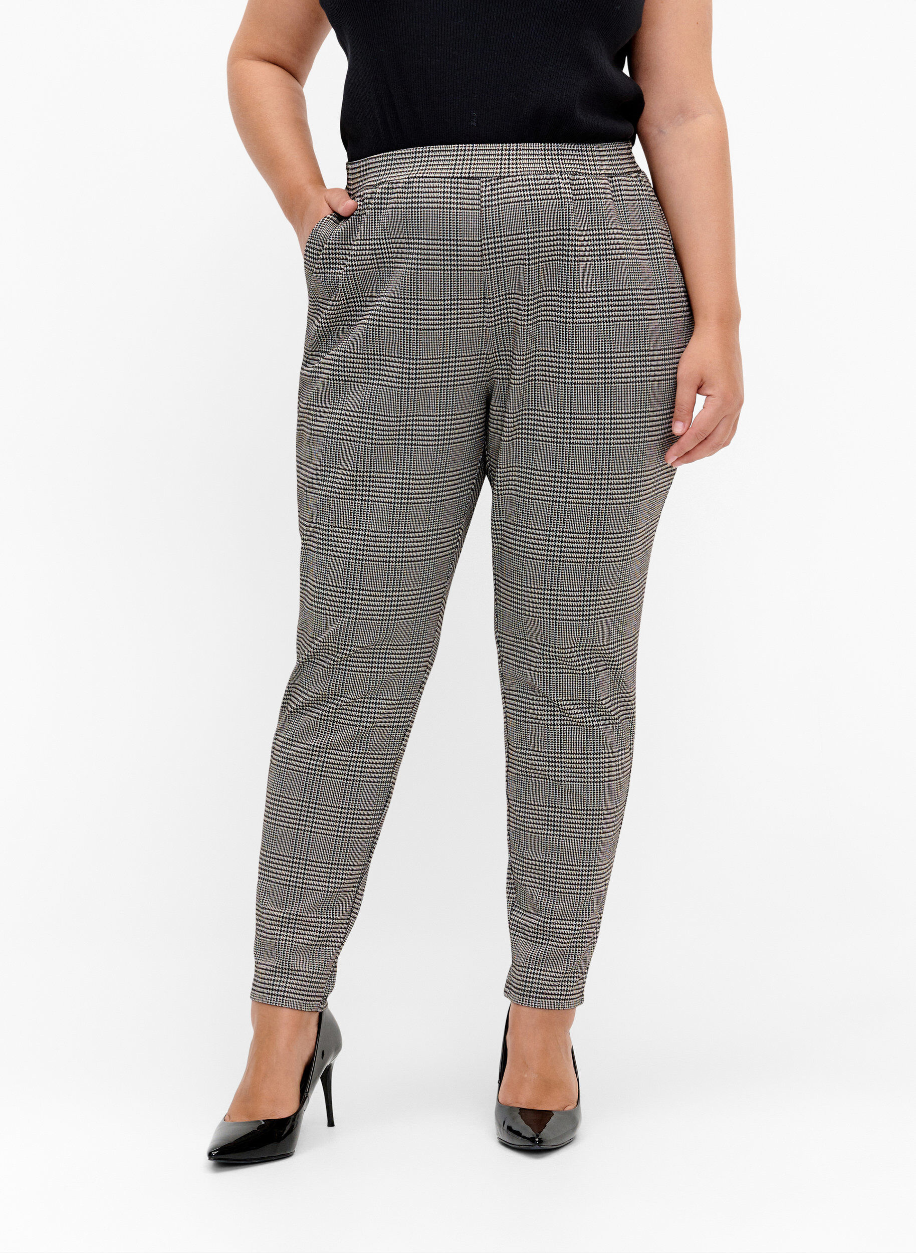 ZizziGek&uuml;rzte Maddison-Hosen mit kariertem Muster, Beige Brown Check, Model image number 2