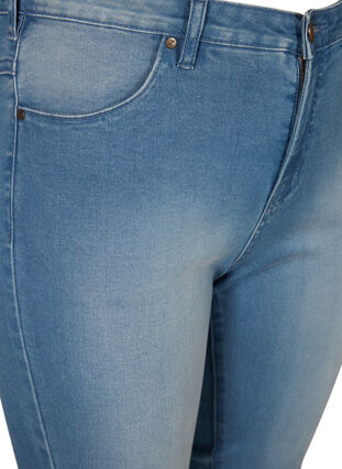 Hoch taillierte Amy Capri Jeans mit Super Slim Fit, Light blue denim, Packshot image number 2