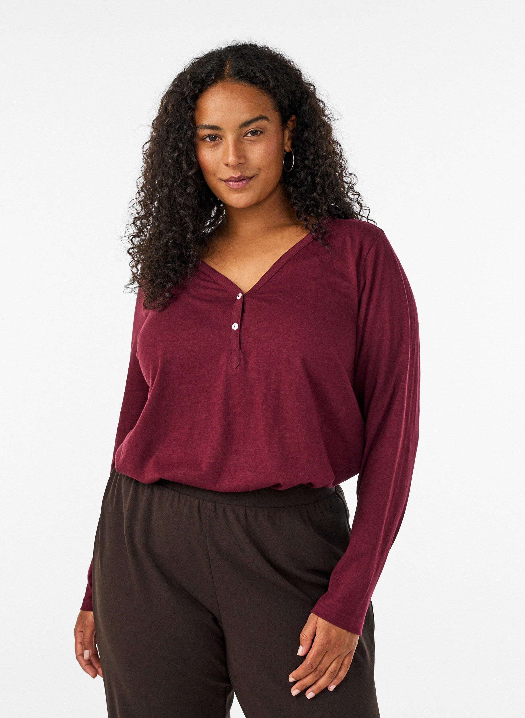 ZizziLangarmshirt mit V-Ausschnitt und Kn&ouml;pfen, Rot, Model image number 0