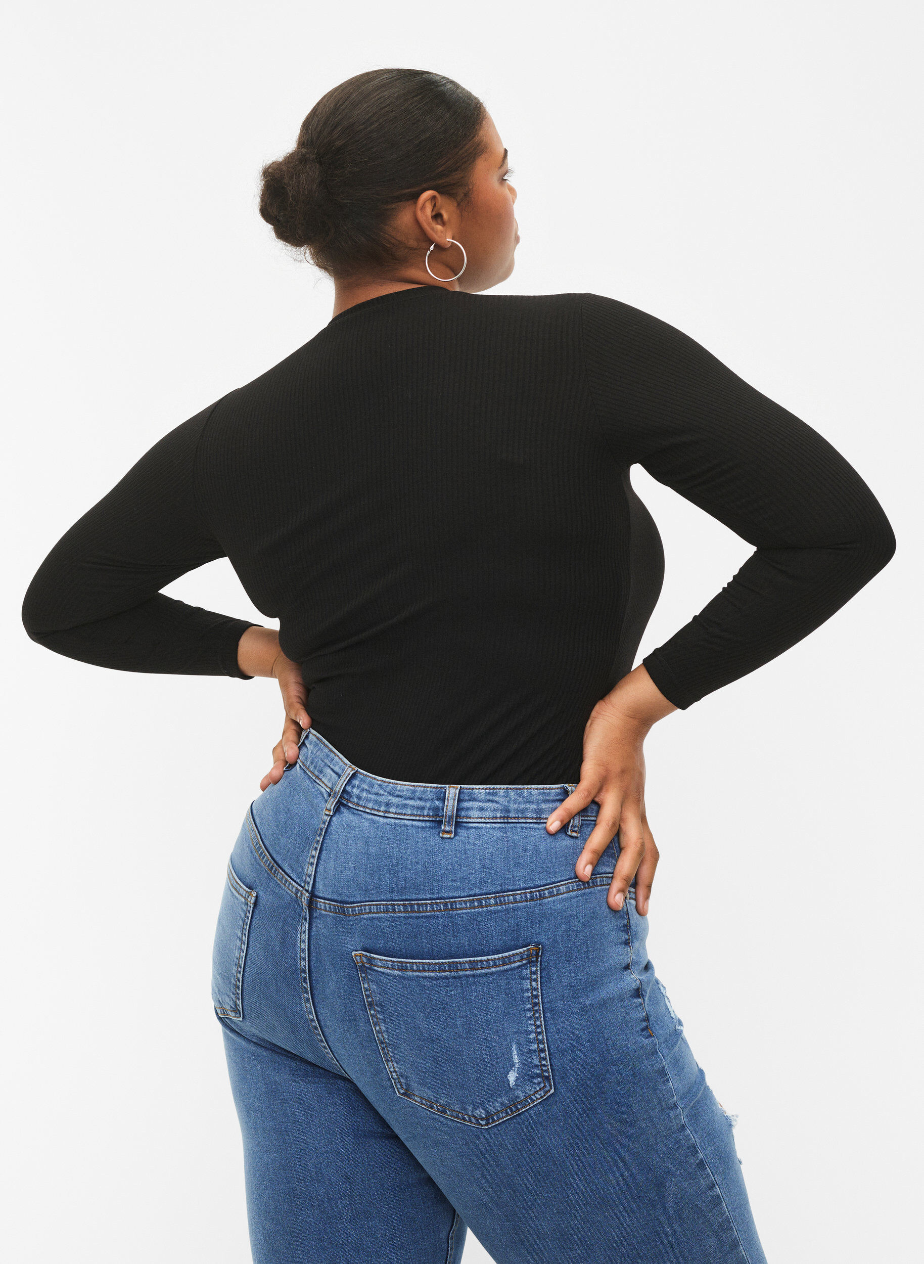 ZizziLang&auml;rmelige gerippte Bluse mit Lochdetails, Black, Model image number 1