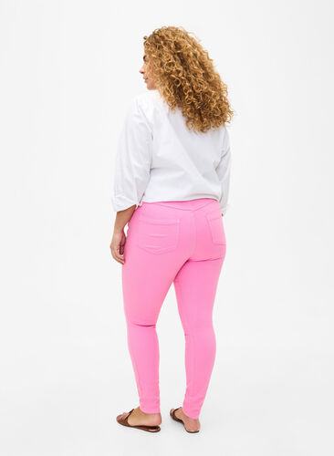 Super Slim Fit Amy Jeans mit hoher Taille, Rosebloom, Model image number 1