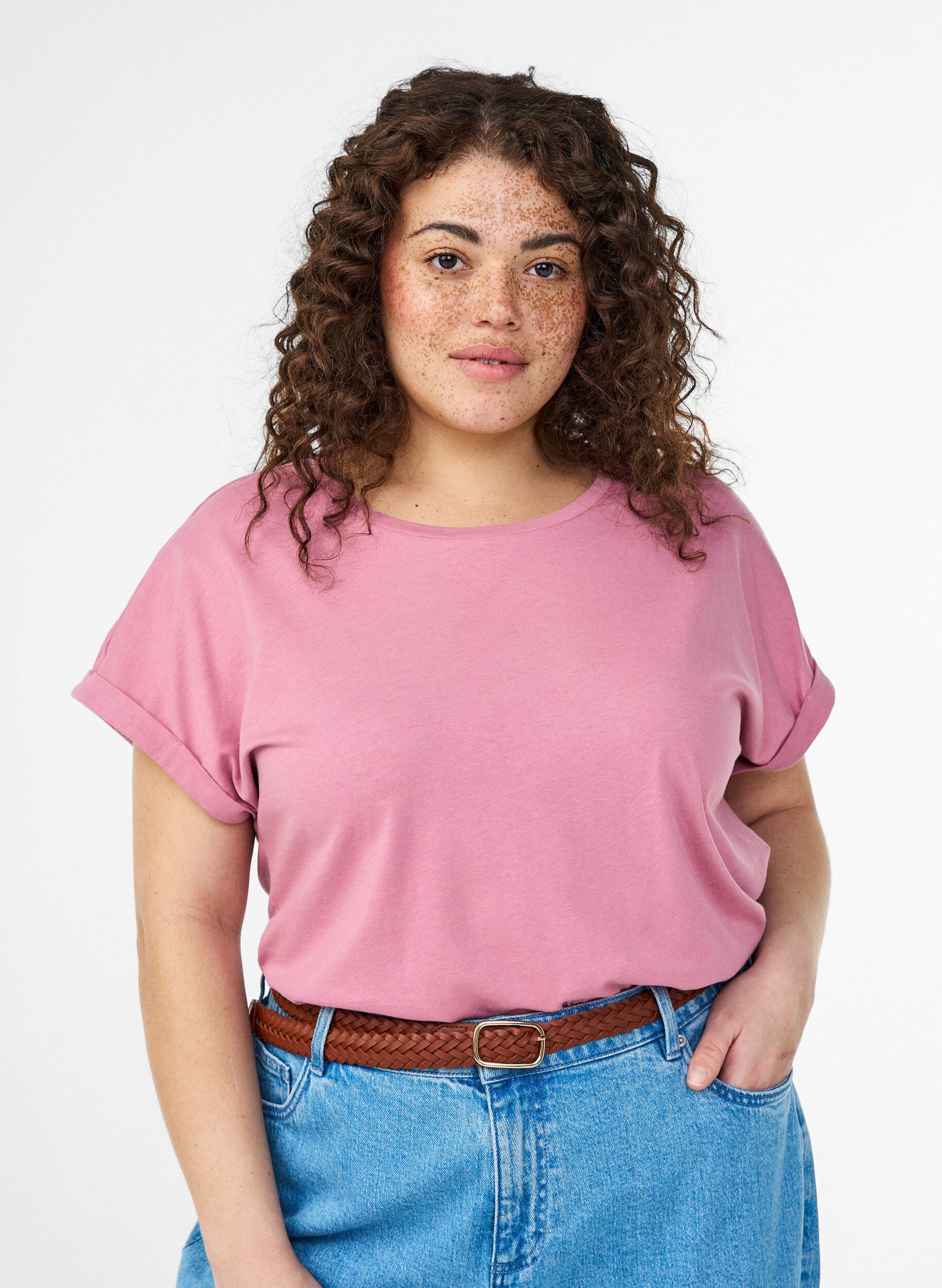 Kurz&auml;rmeliges T-Shirt aus Baumwollmischgewebe, Rot, Model