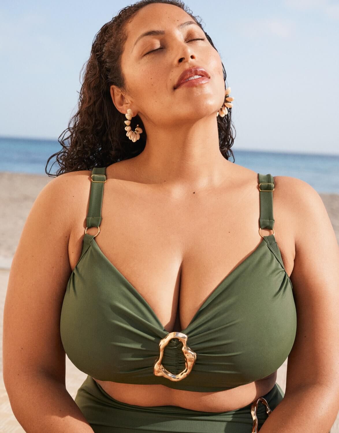 Schwarze Bikinioberteile