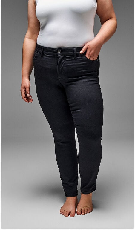  Slim-Fit-Jeans mit hoher Taille
