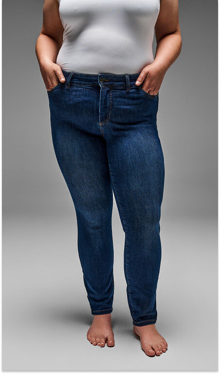  Slim-Fit-Jeans mit hoher Taille