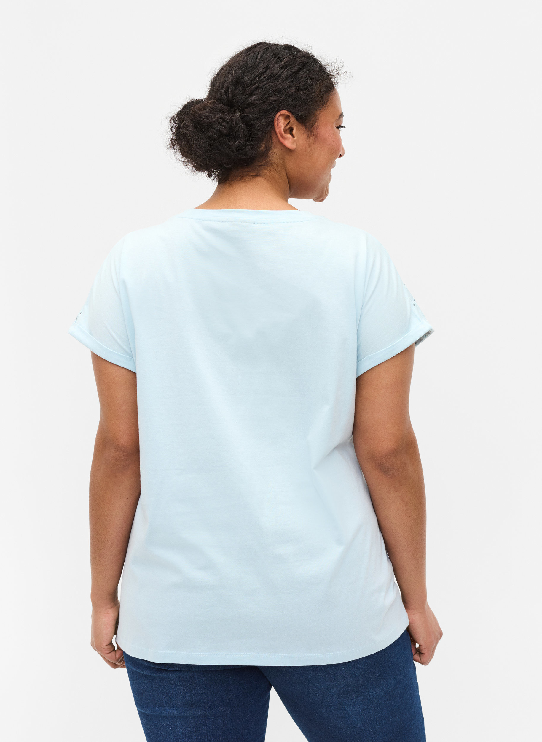 T-Shirt aus Baumwolle mit Lochstickerei , Winter Sky, Model image number 1