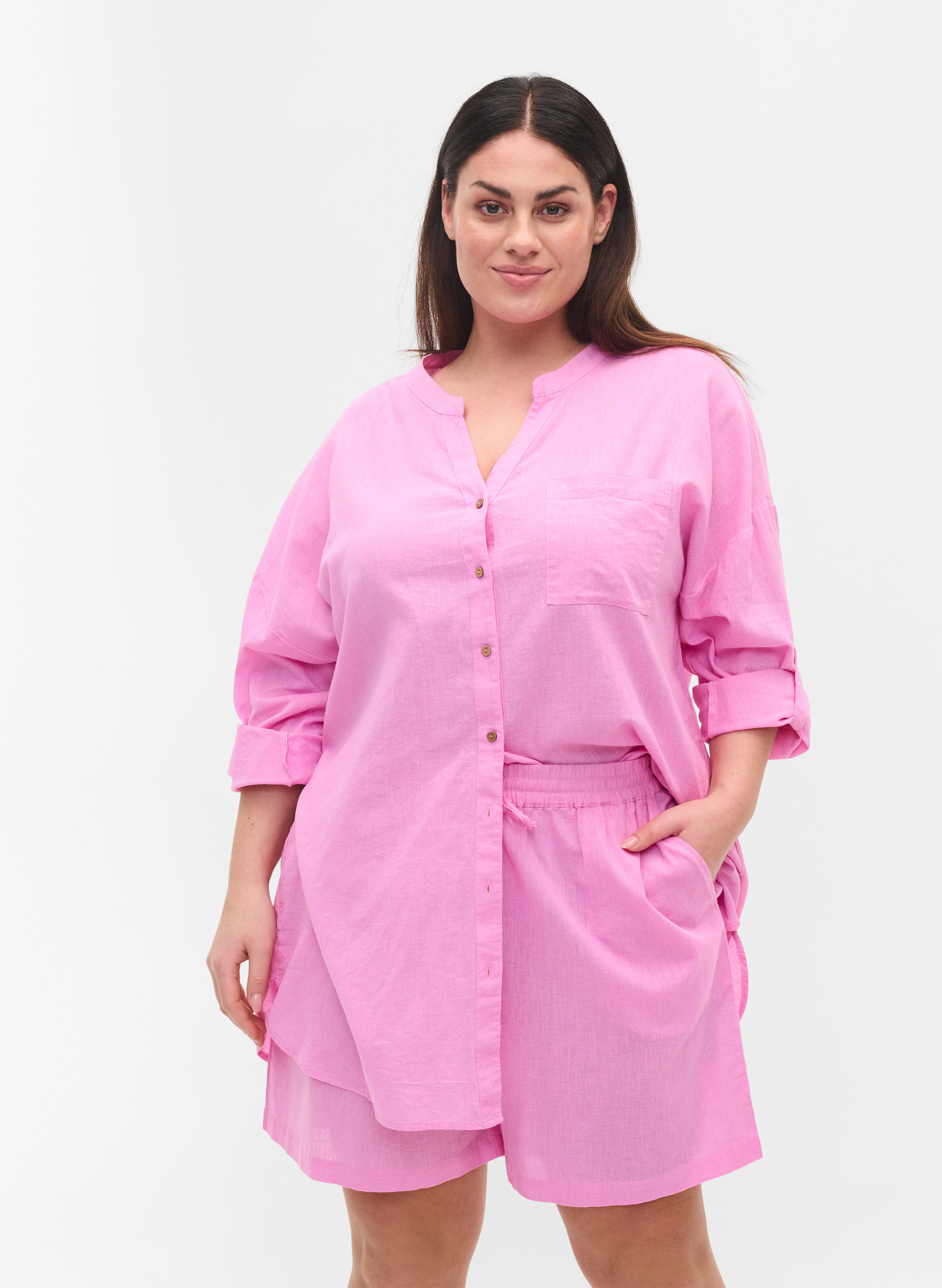 Bluse mit 3/4-Ärmeln und Knopfverschluss, Begonia Pink, Model