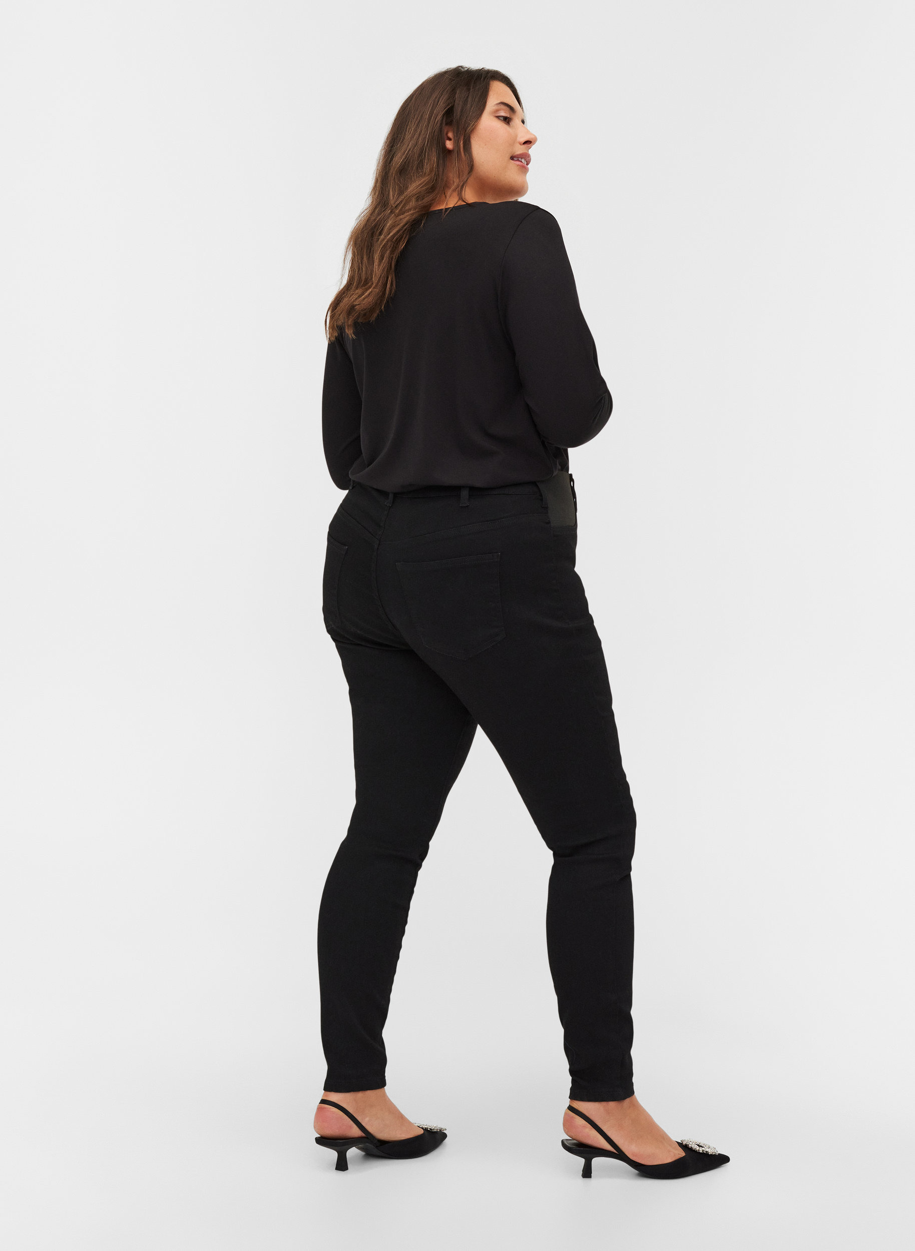 Super slim Amy Jeans mit Gummizug in der Taille, Black, Model image number 1