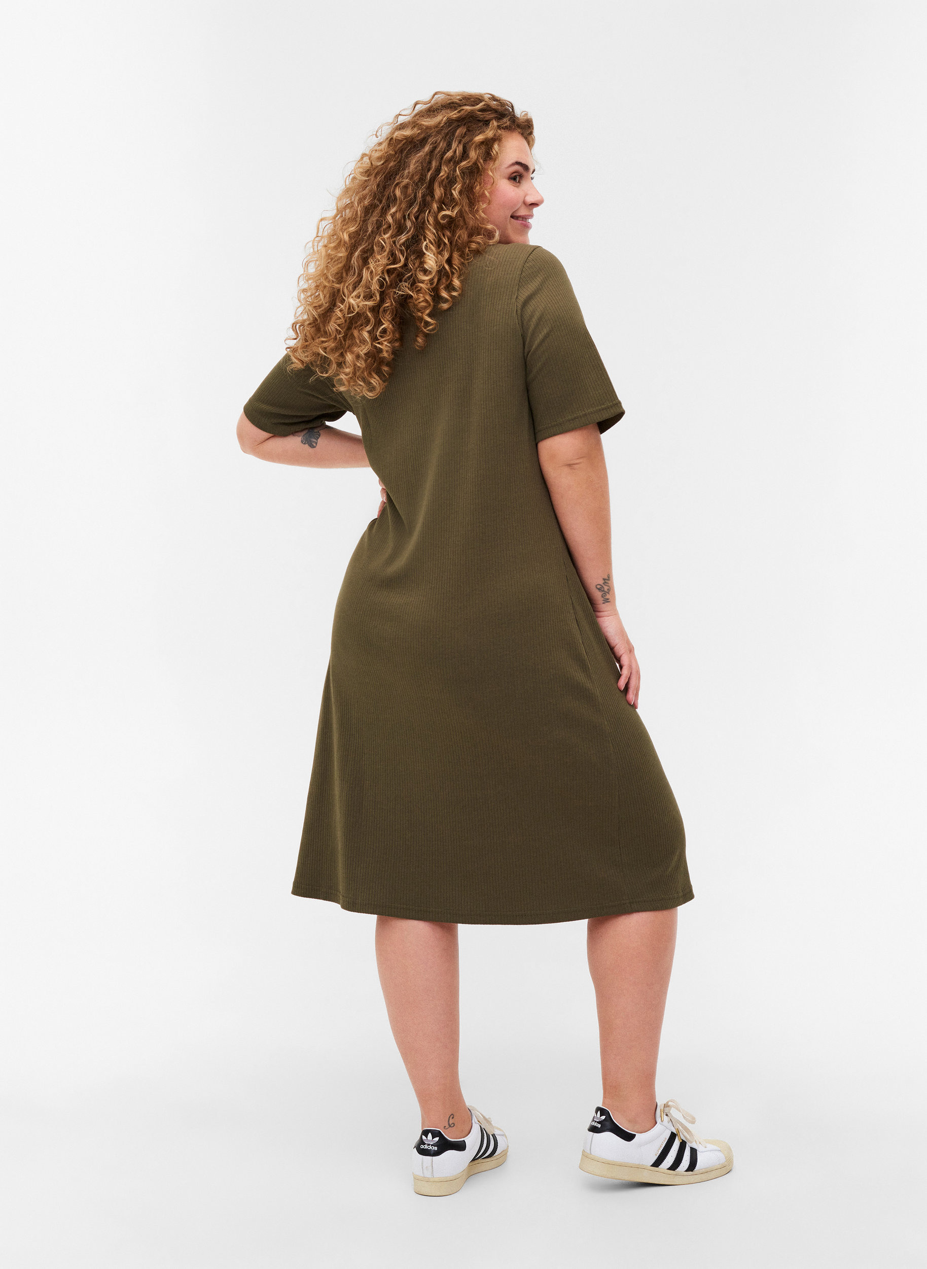 Kurzarm Kleid aus Ripp, Ivy Green, Model image number 1