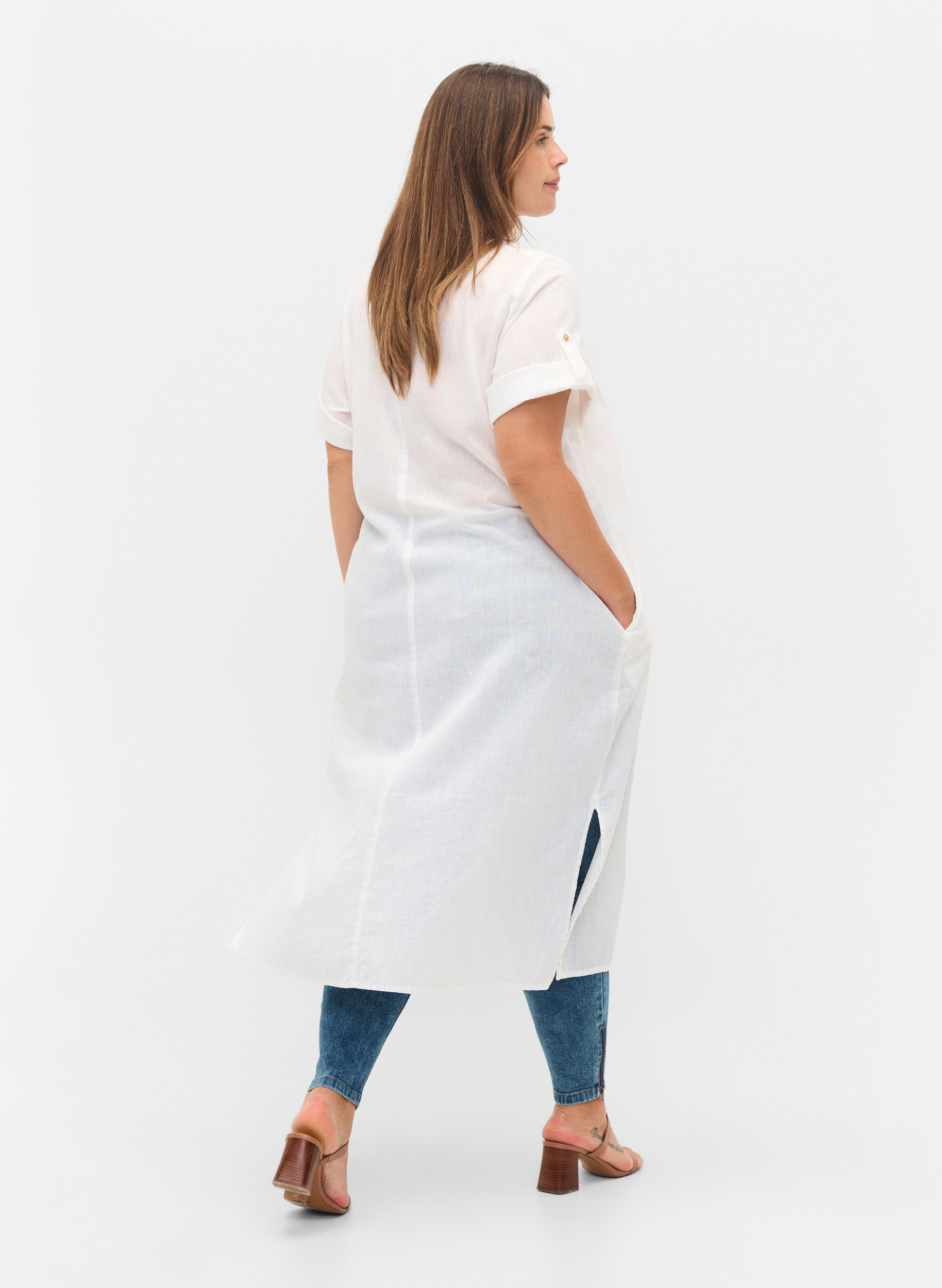 Langes kurzärmeliges Hemdkleid, White, Model