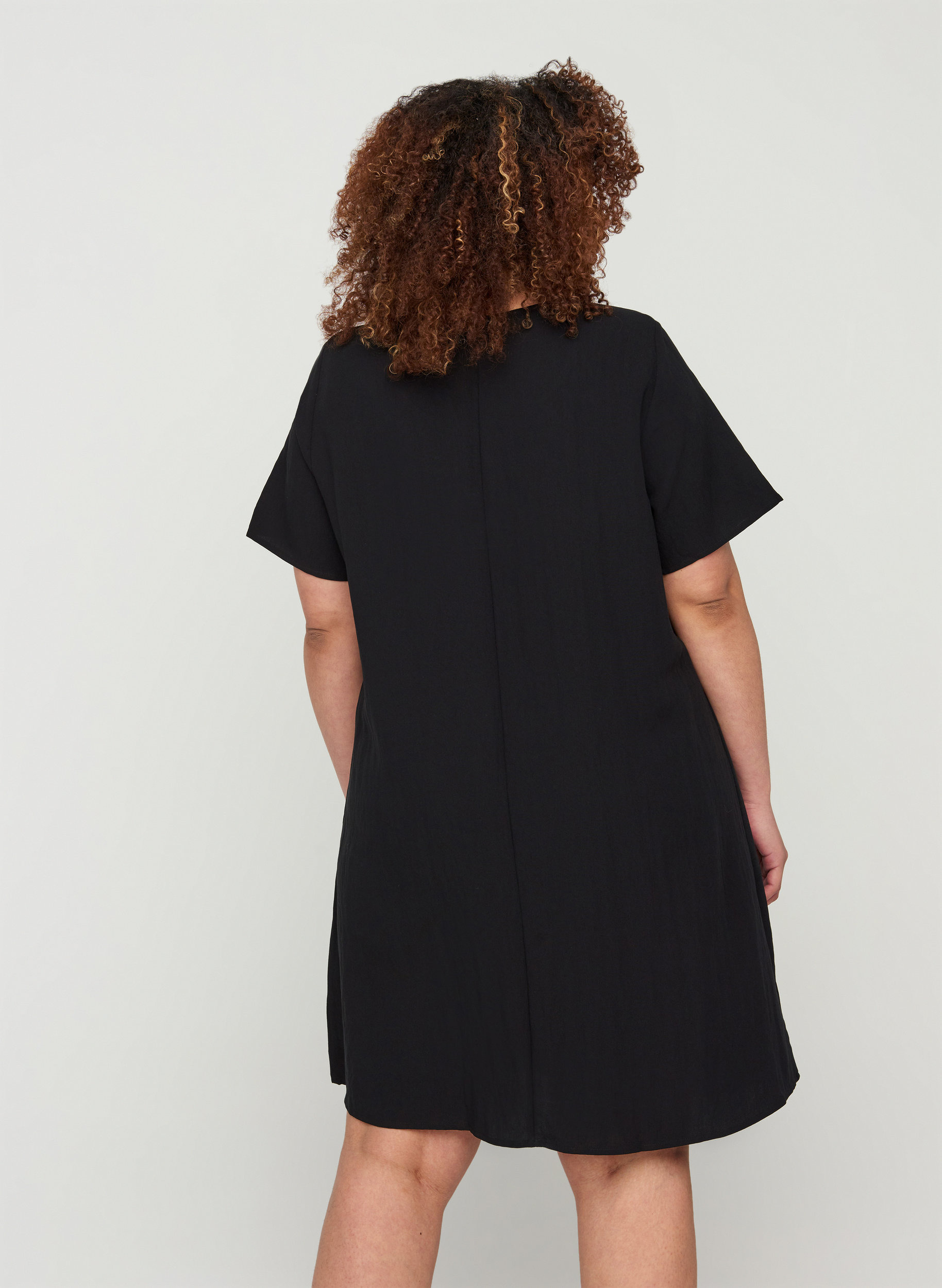 Kurzarm Viskosekleid mit Taschen, Black, Model image number 1