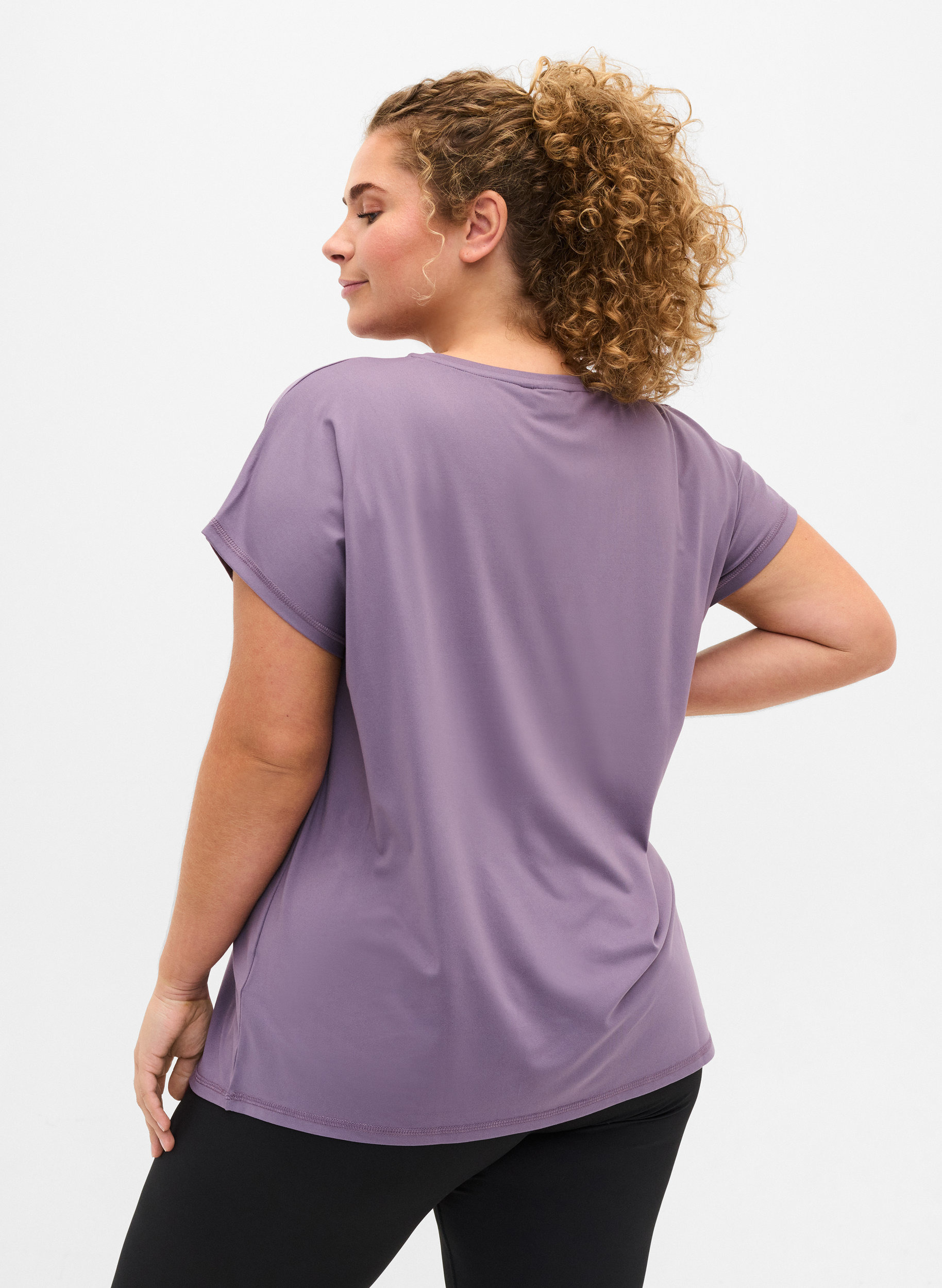 Einfarbiges Trainings-T-Shirt, Purple Sage, Model image number 1