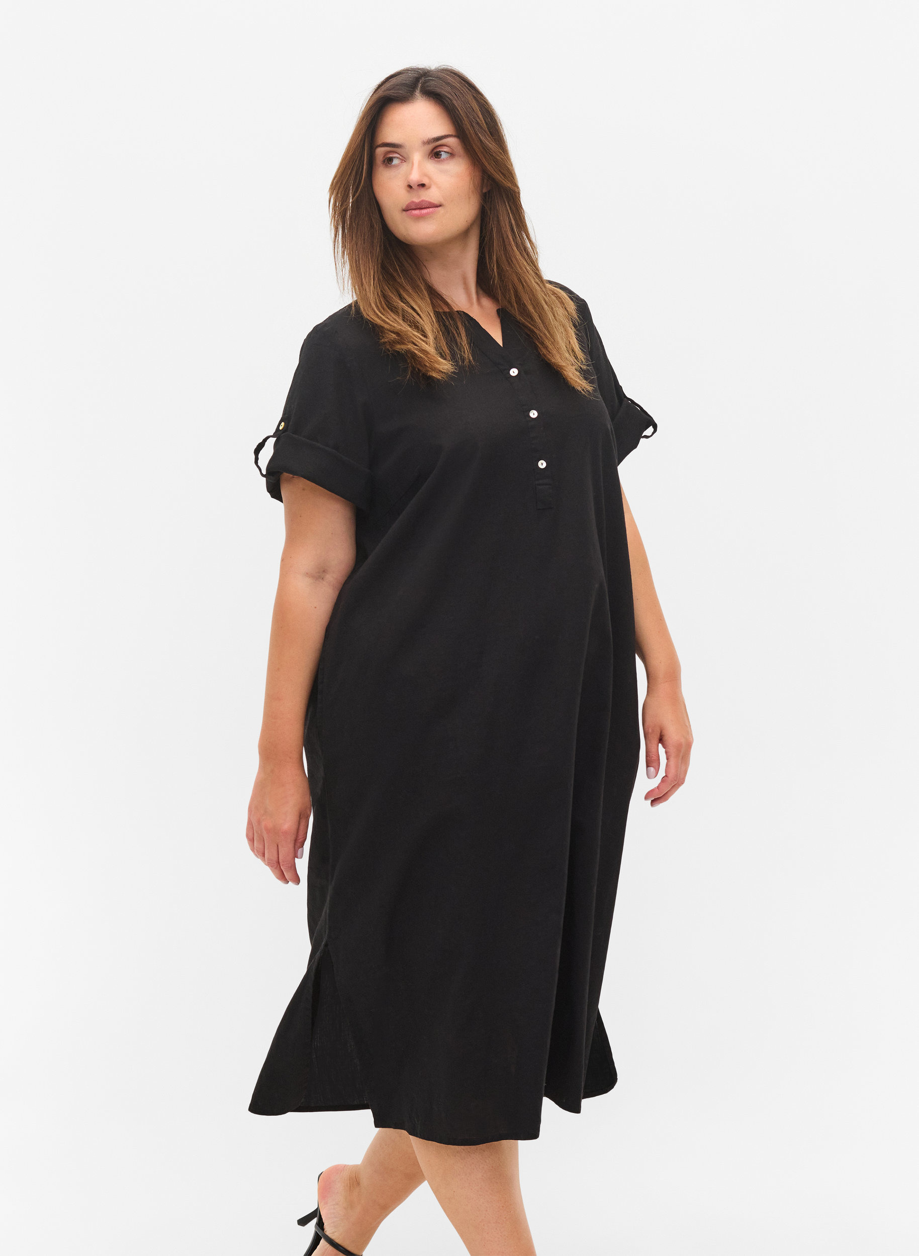 Langes kurzärmeliges Hemdkleid, Black, Model