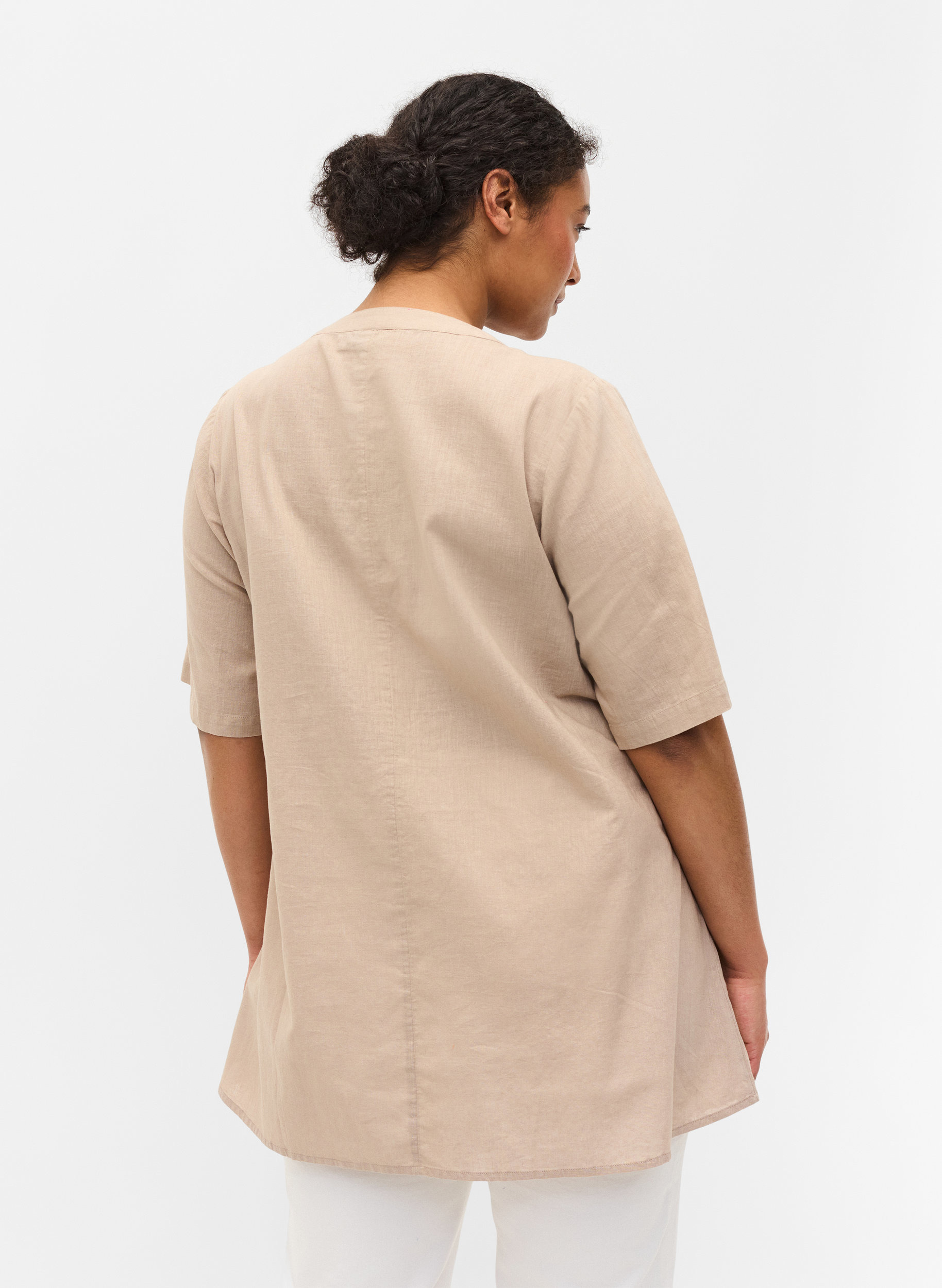 Kurzarm Tunika mit Knöpfen, Simply Taupe, Model