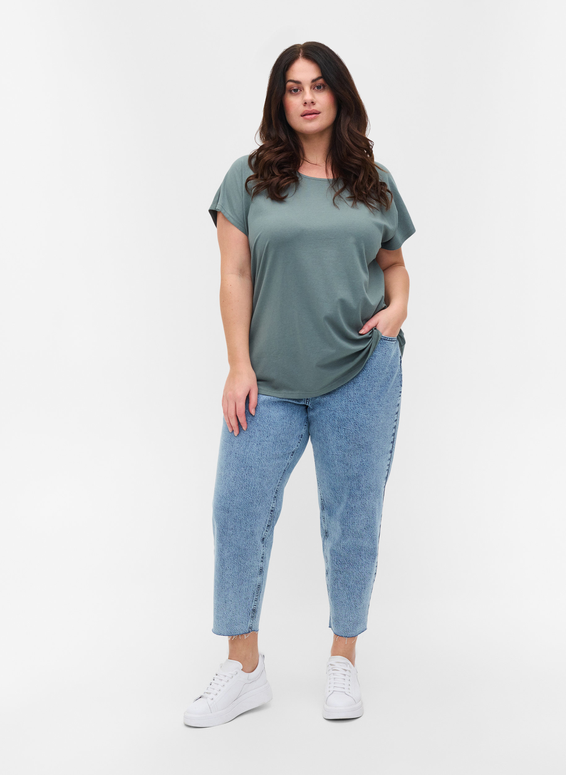 T-Shirt aus Baumwolle mit kurzen Ärmeln, Balsam Green Solid, Model image number 2
