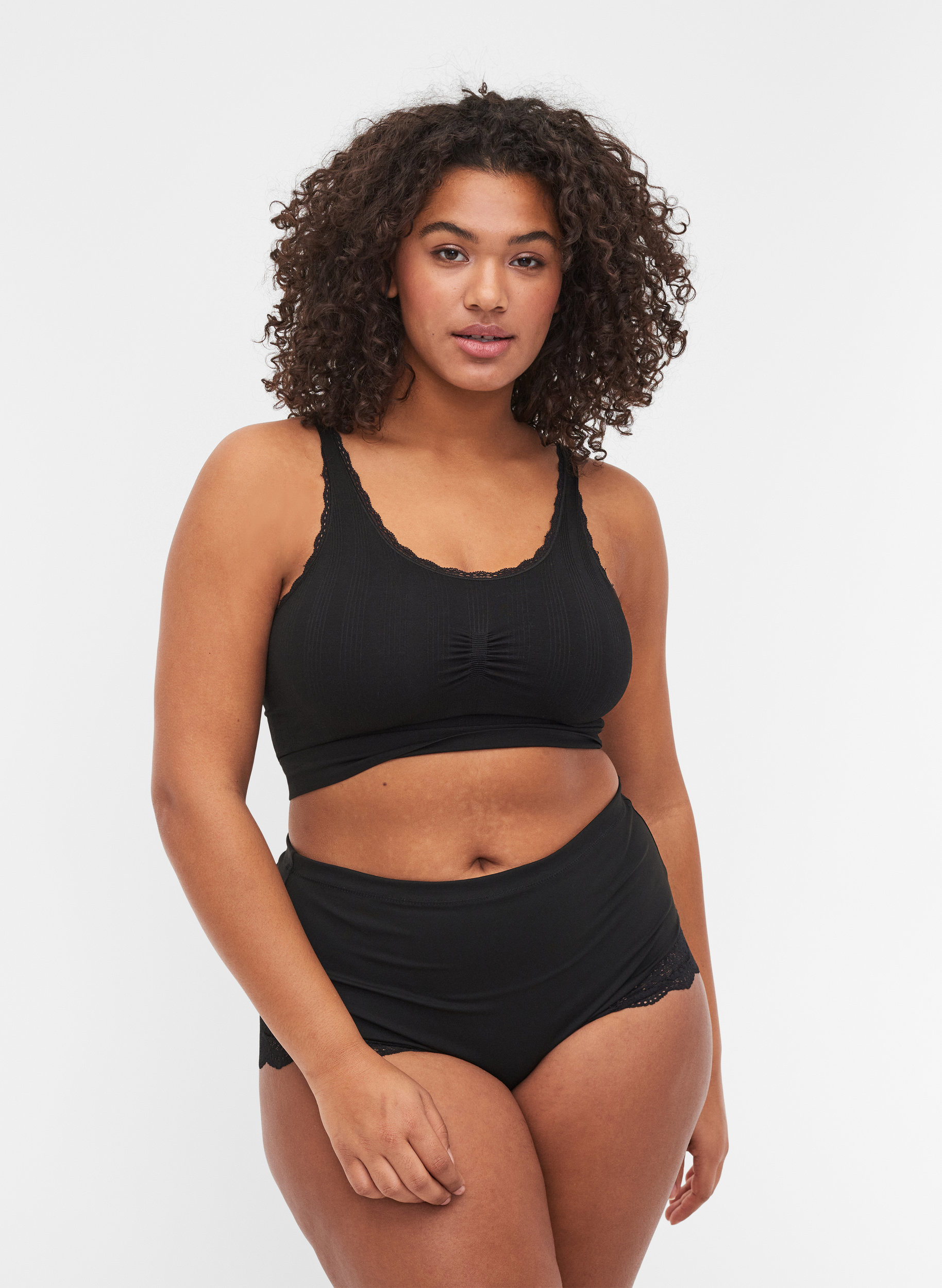 Light Shapewear Höschen mit Spitzenbund, Black, Model