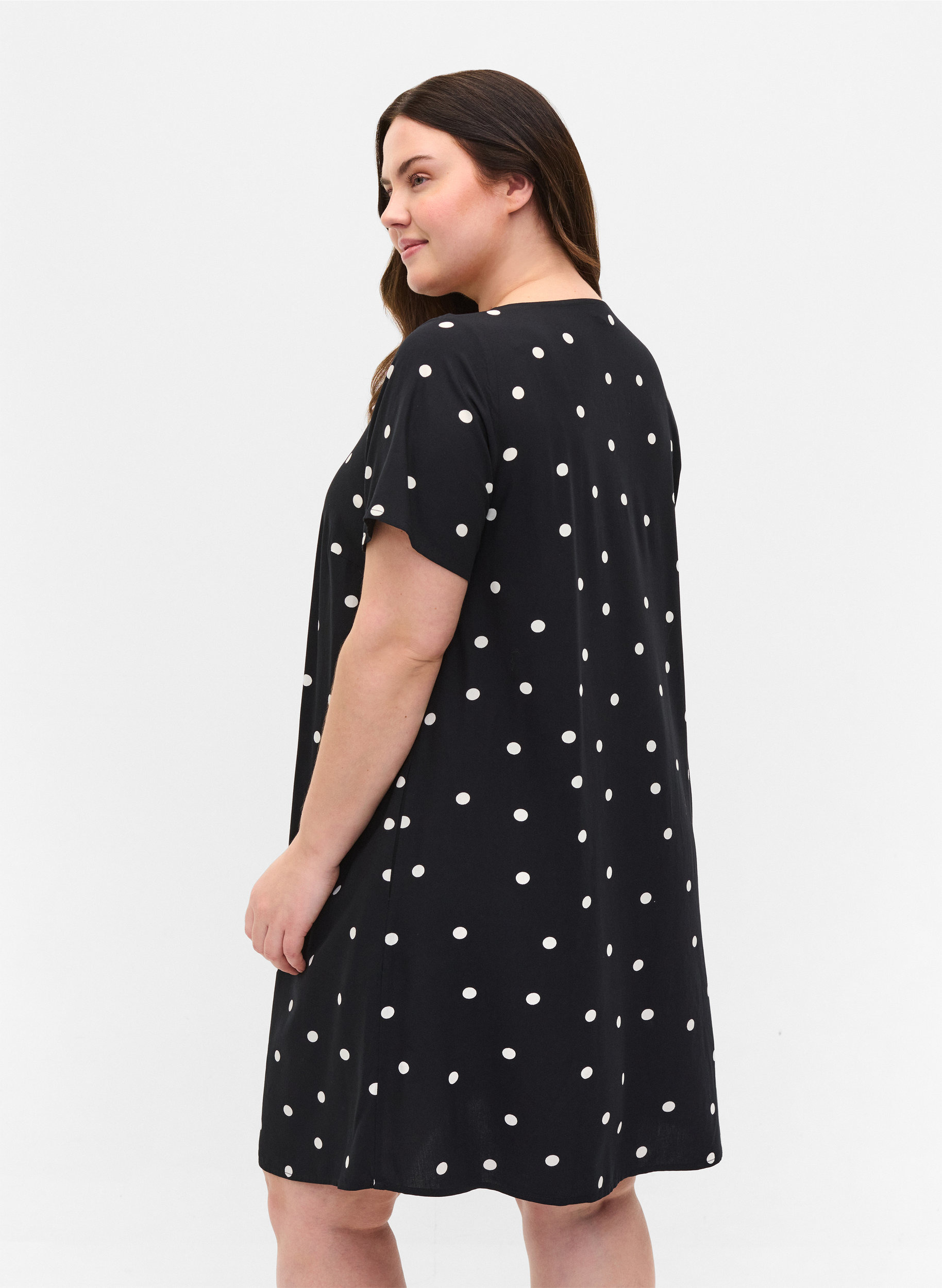 Geblümtes Kurzarm Kleid aus Viskose, Black Dot, Model image number 1
