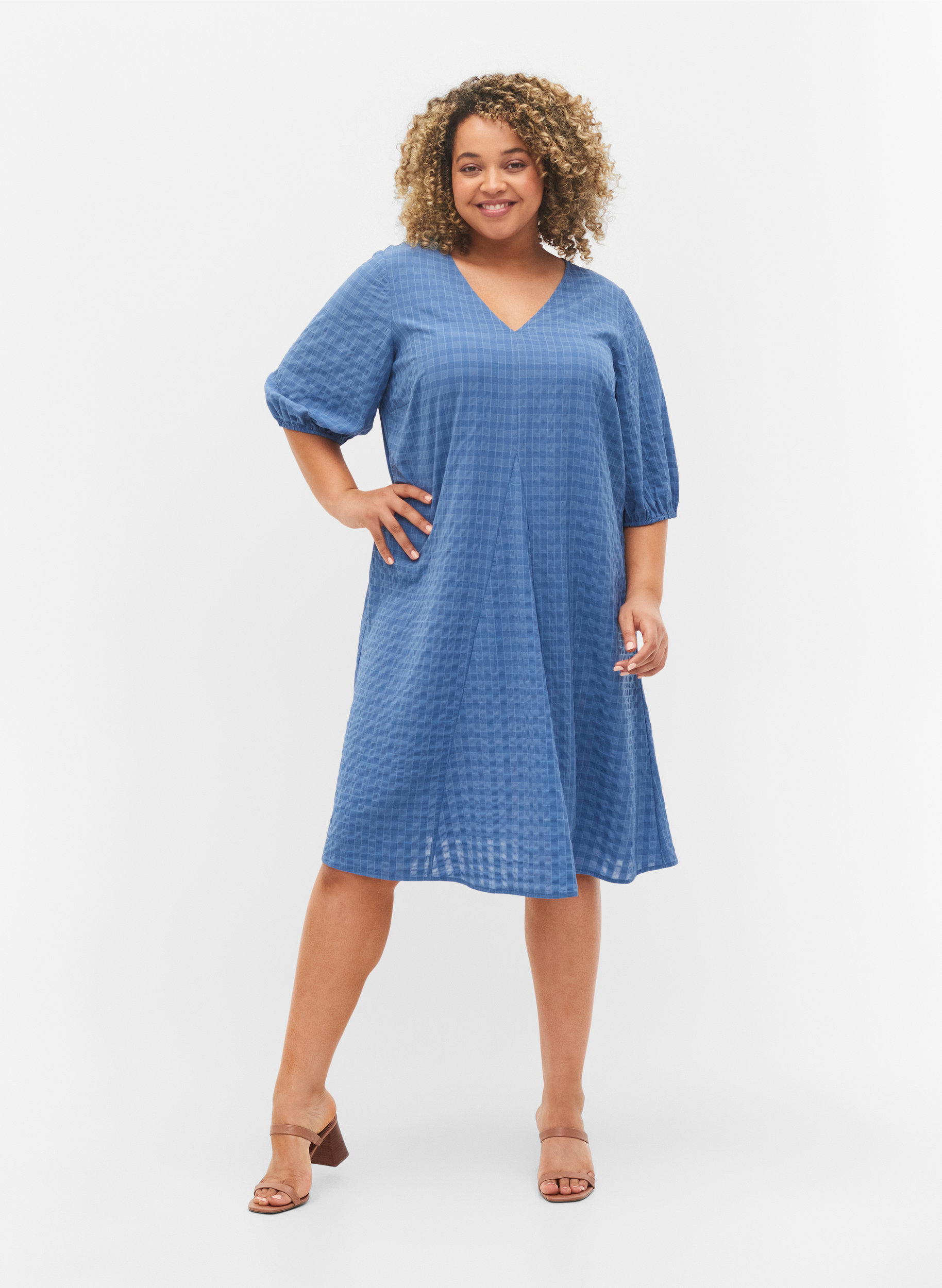 Kleid in Crêpe-Qualität mit V-Ausschnitt und Ballonärmeln, Moonlight Blue, Model image number 2
