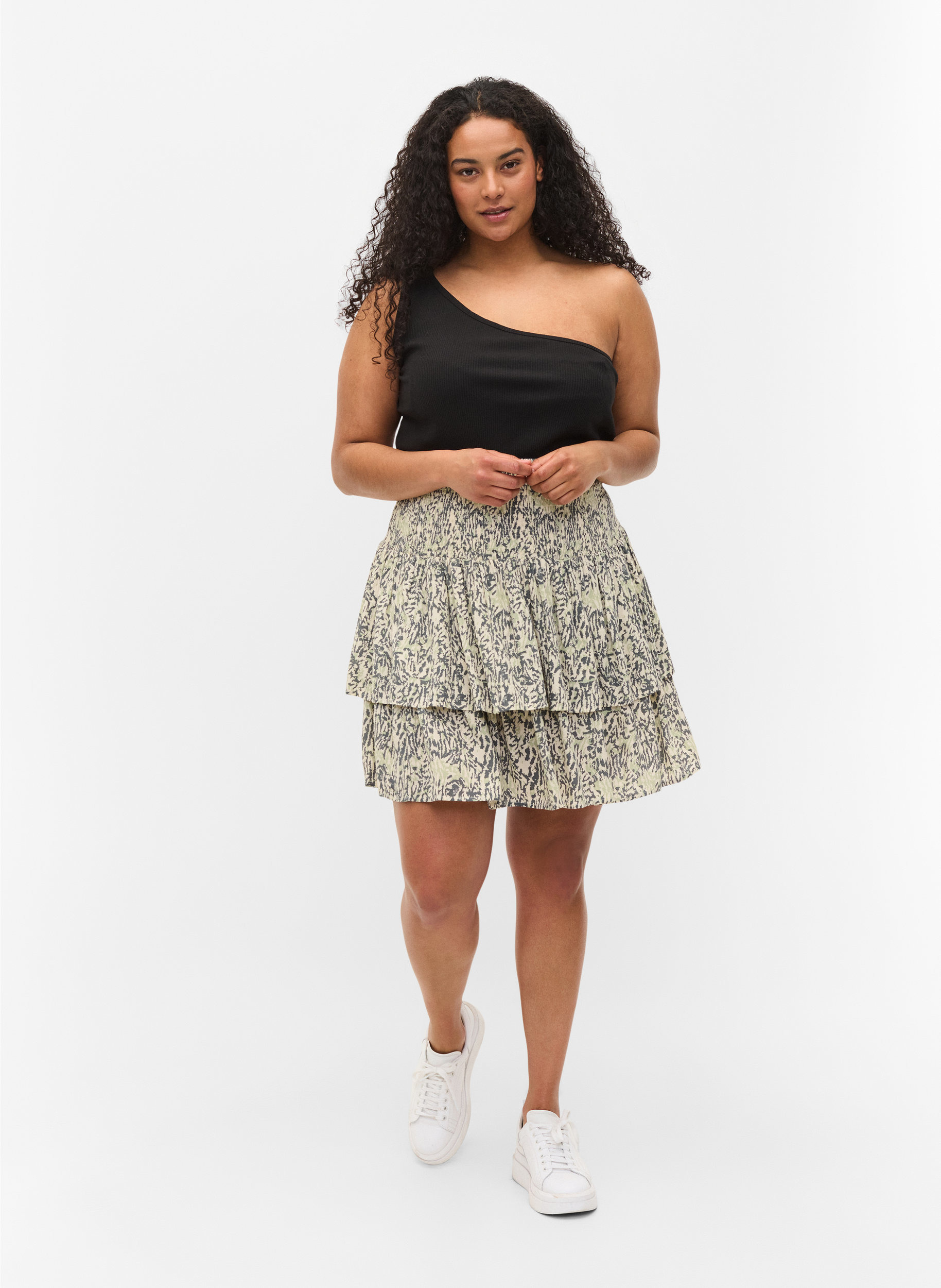 Rock aus Viskose mit Print und Smock, Balsam Green AOP, Model