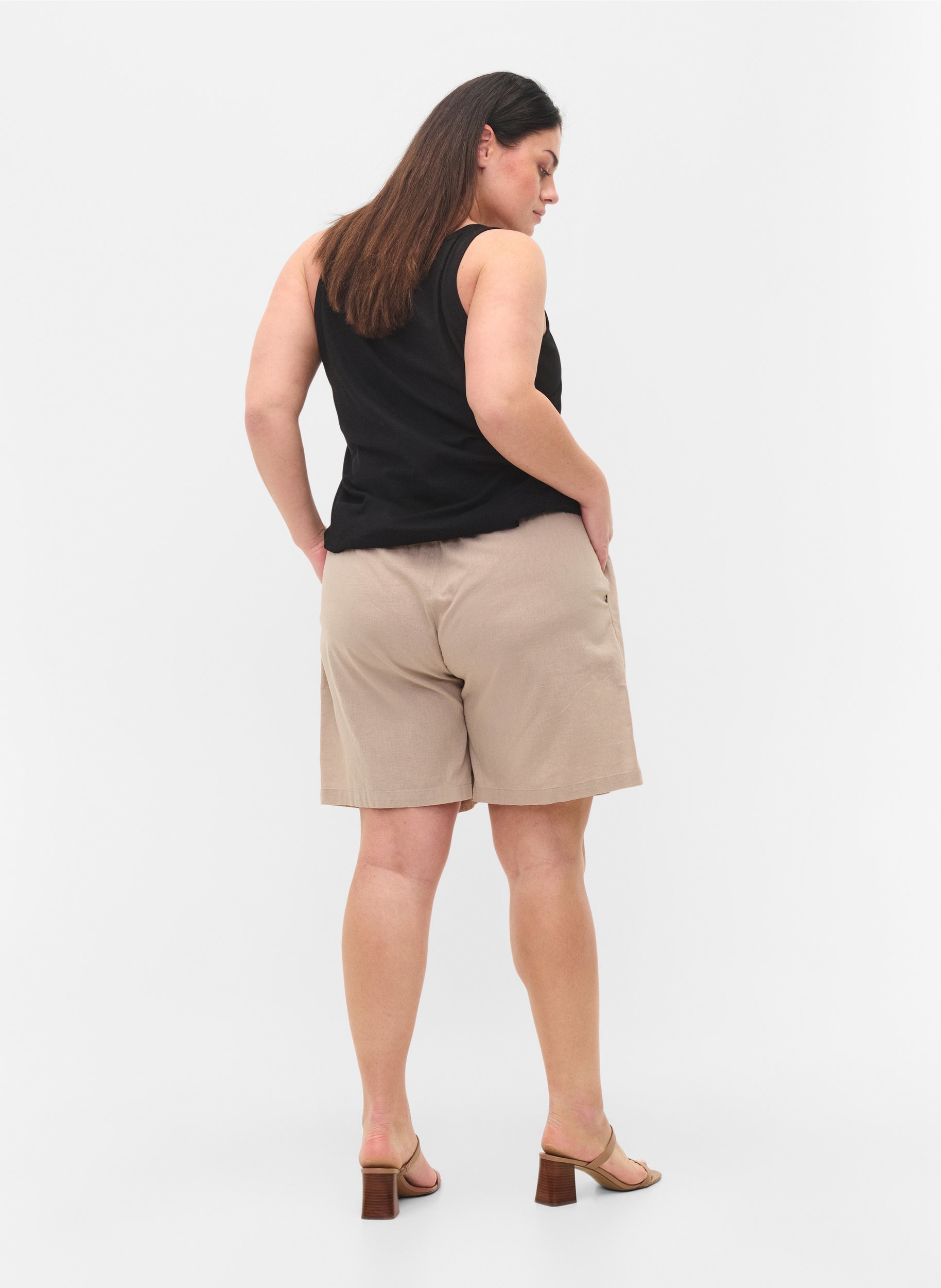 Lockere Shorts aus einer Baumwollmischung mit Leinen, Simply Taupe, Model