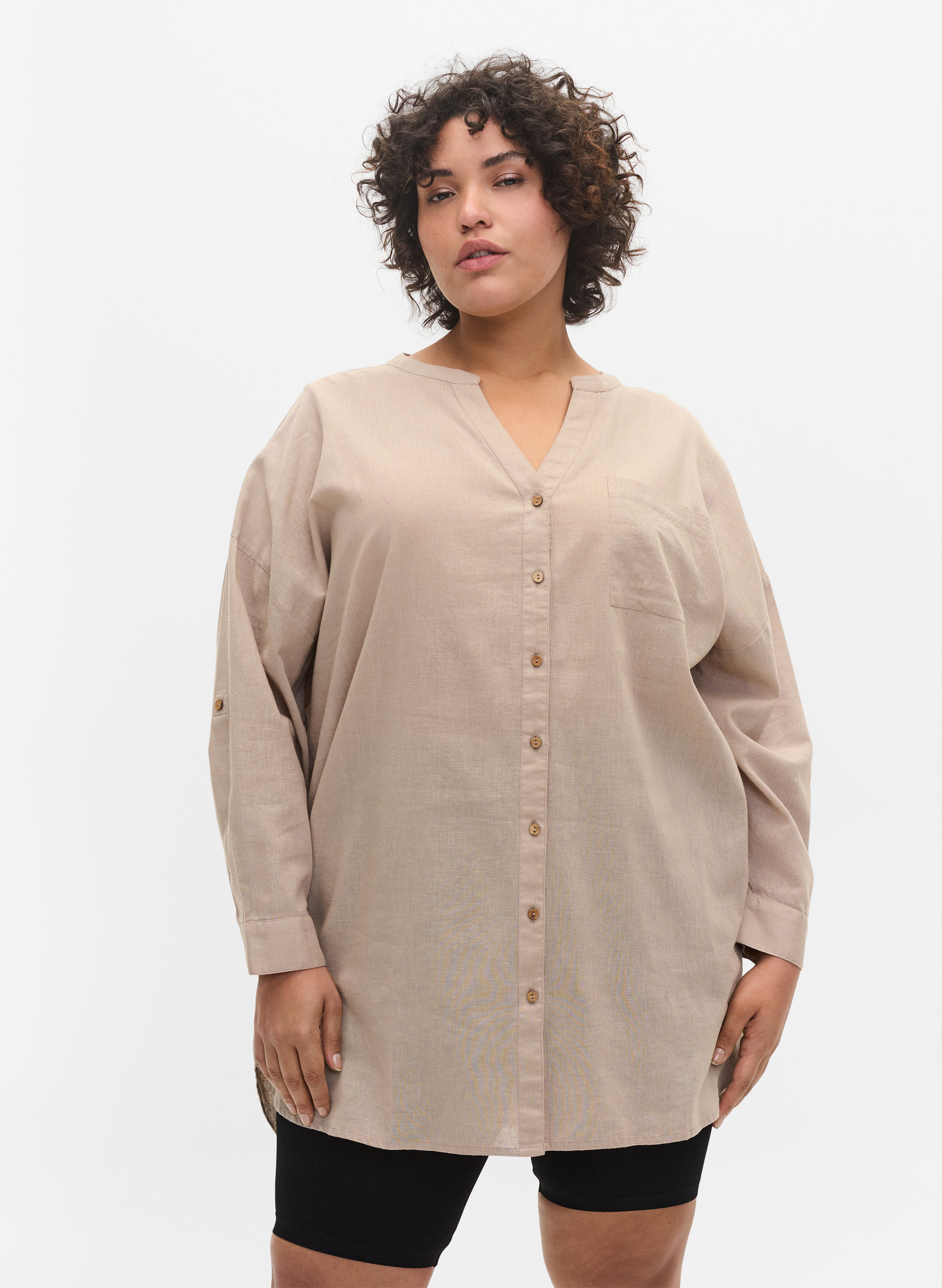 Bluse mit 3/4-Ärmeln und Knopfverschluss, Simply Taupe, Model