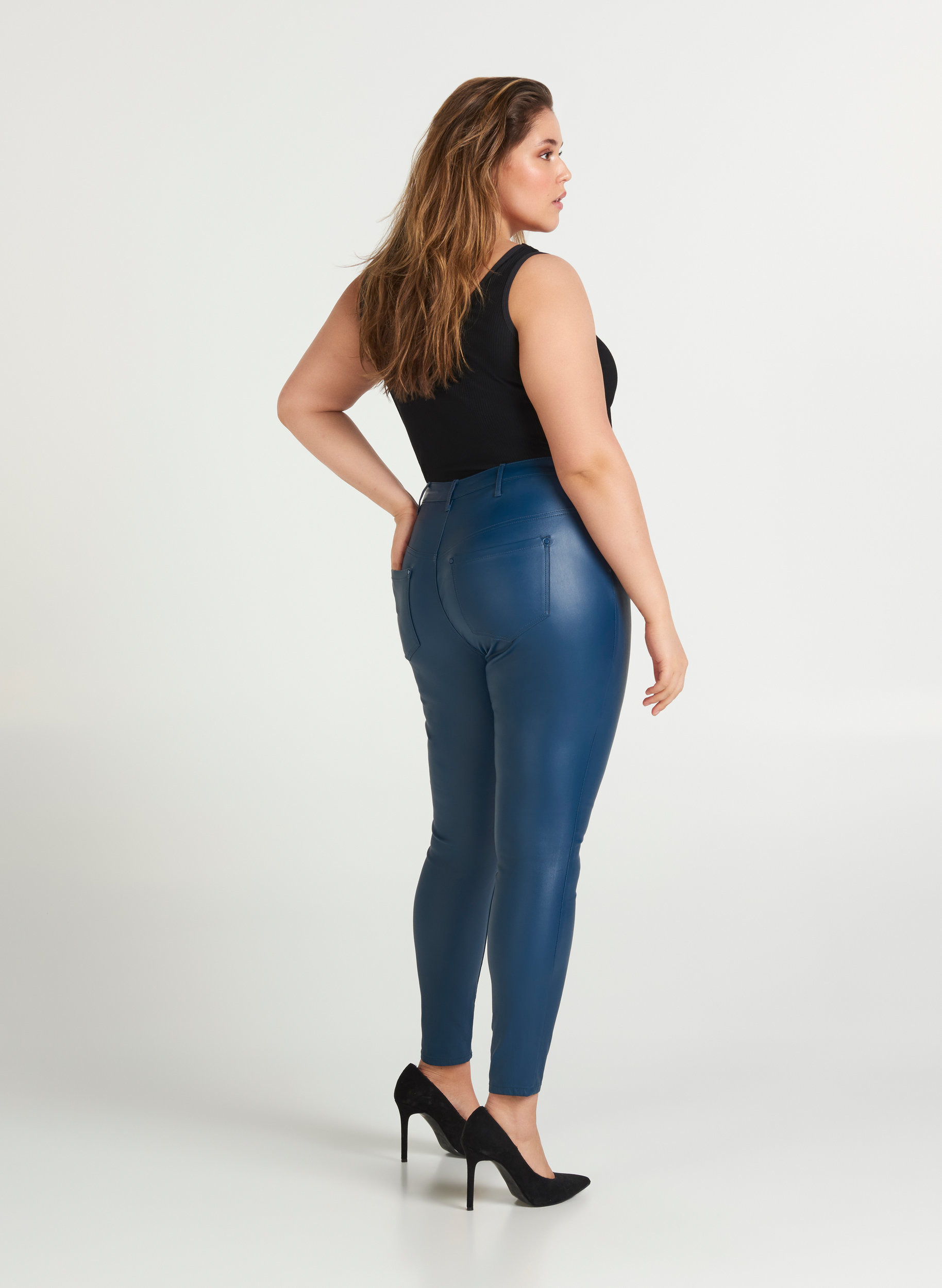 Coated Amy Jeans - Blau - 42-60 - Zizzi