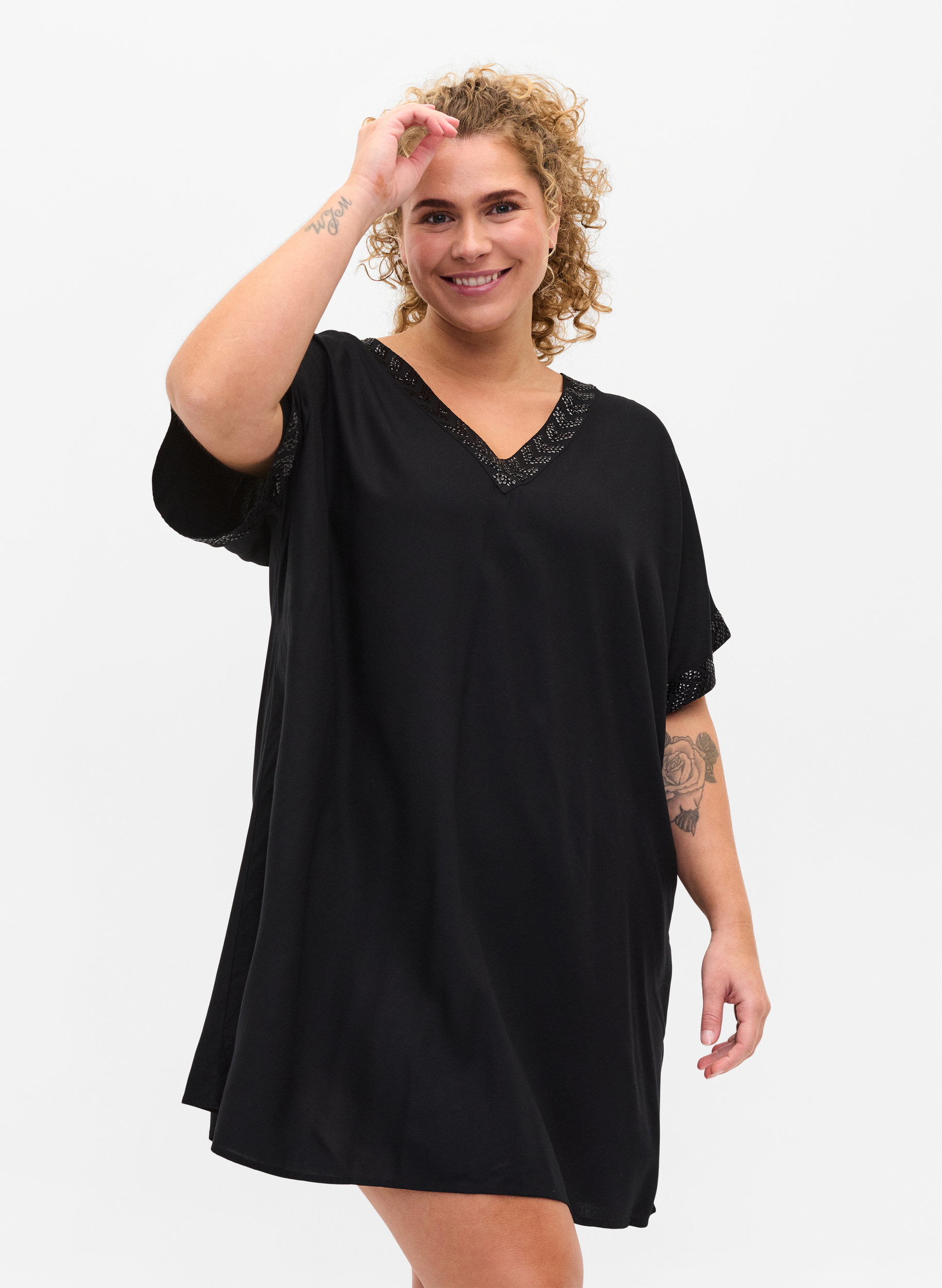 Strandkleid aus Viskose, Black, Model