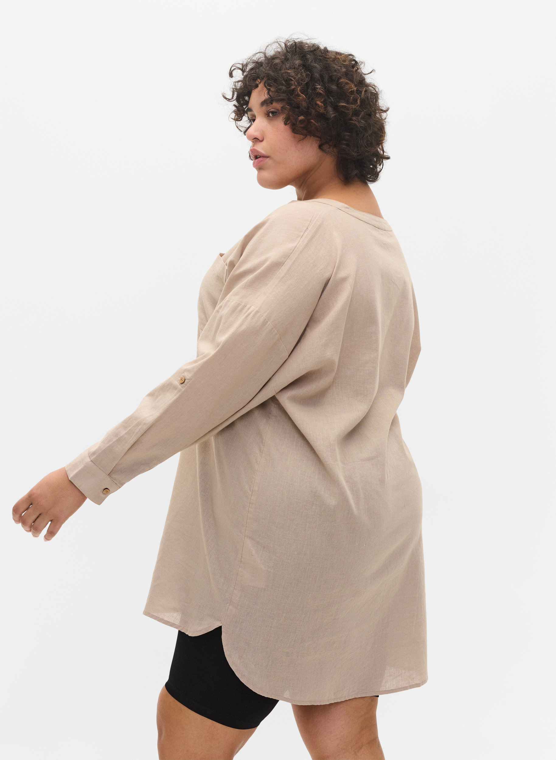 Bluse mit 3/4-Ärmeln und Knopfverschluss, Simply Taupe, Model