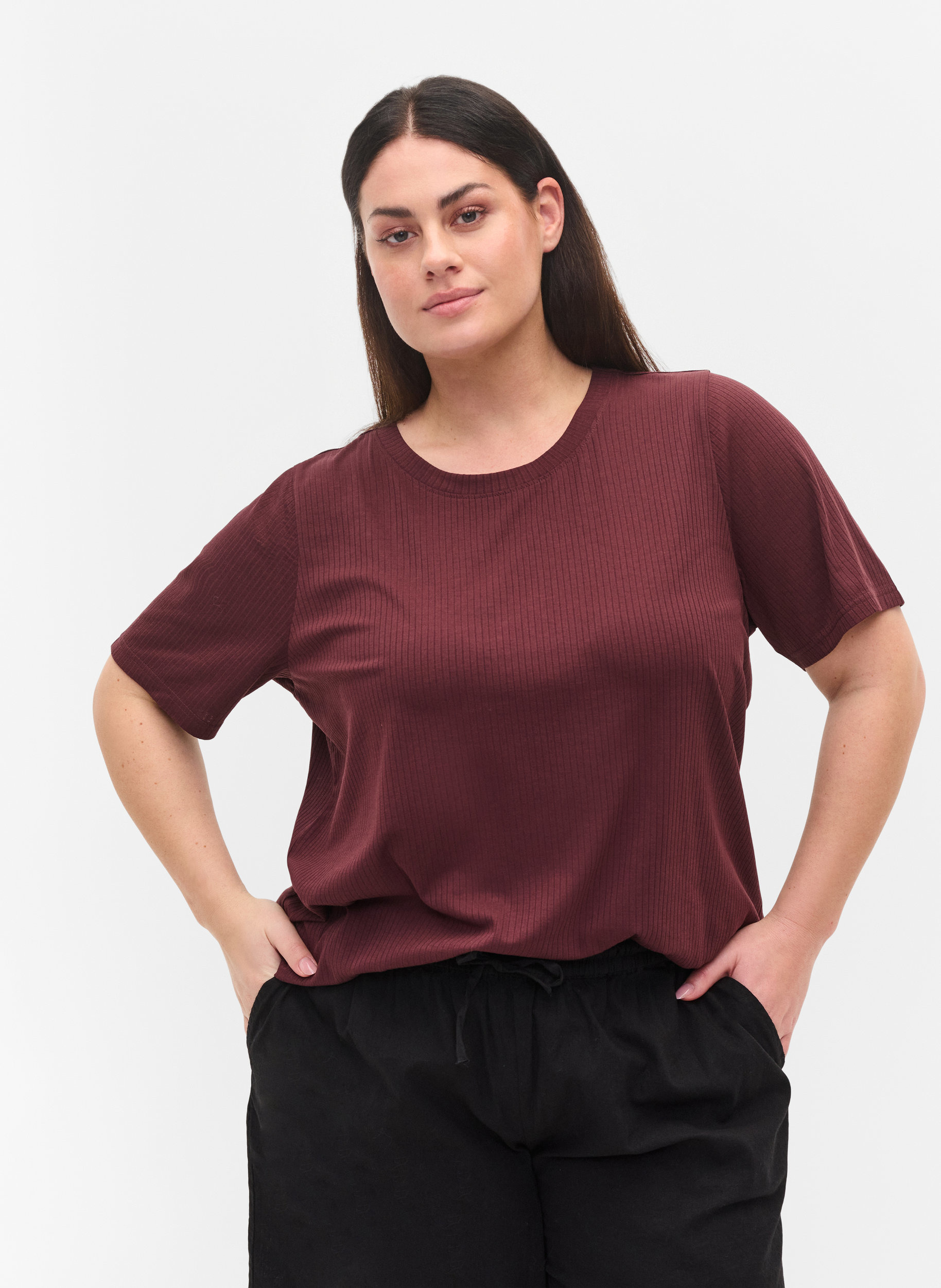Kurzarm T-Shirt in Rippqualität, Vineyard Wine, Model