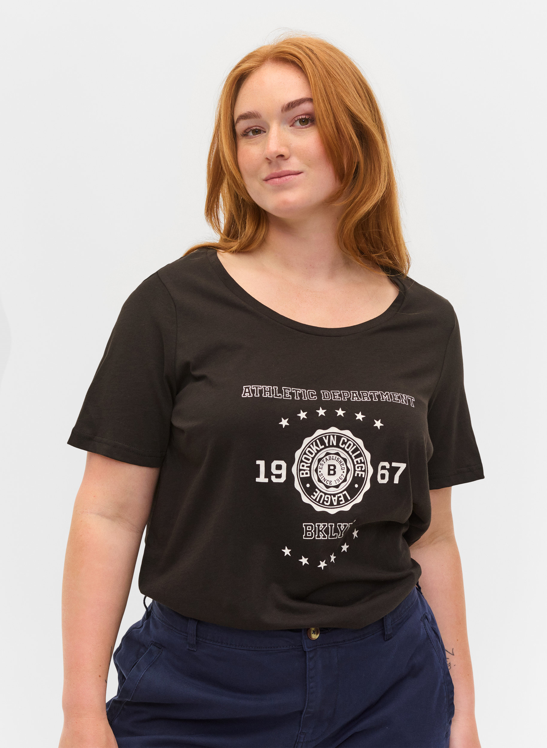 Kurzärmeliges Baumwoll-T-Shirt mit Druck, Black, Model