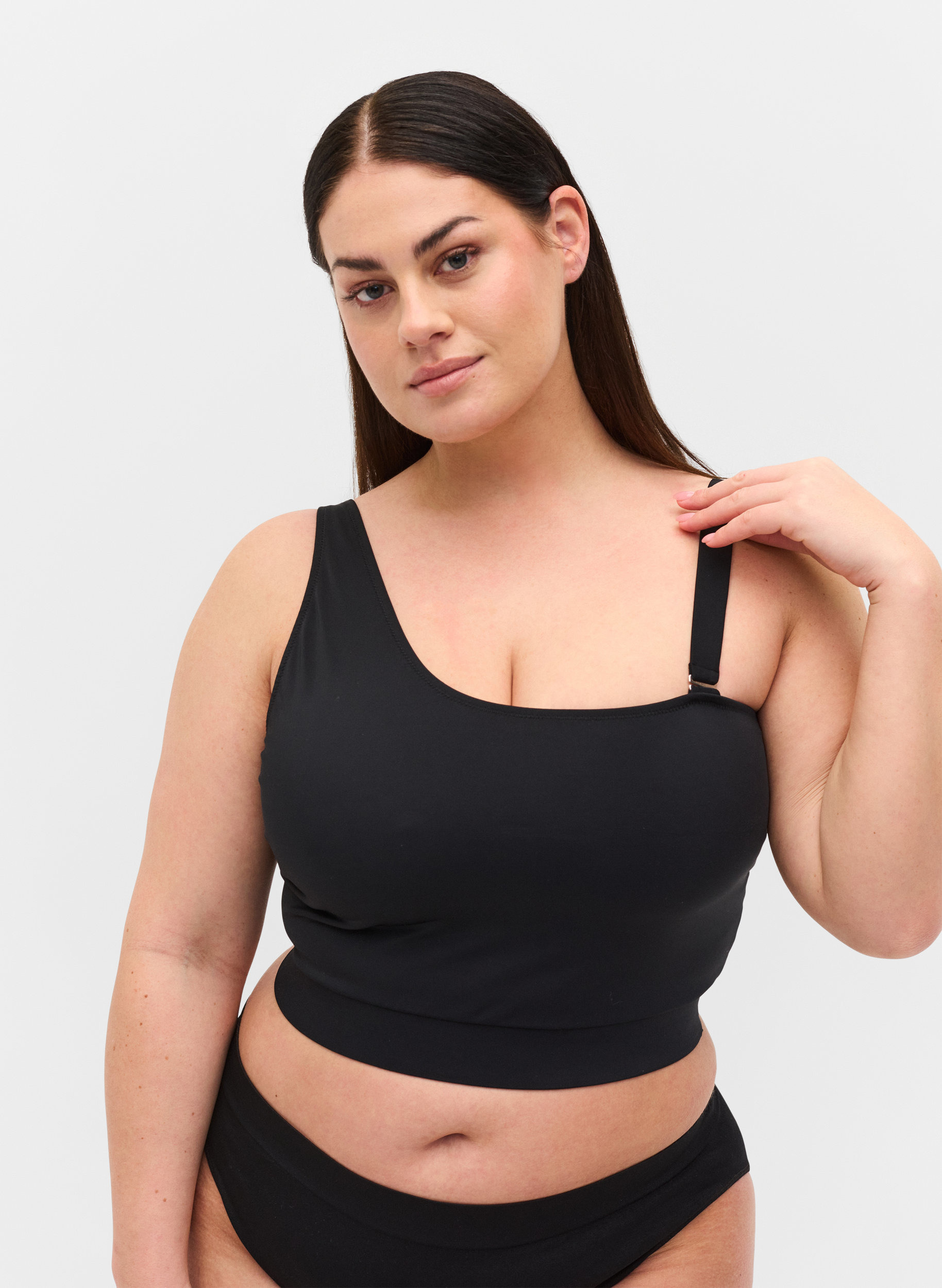 One-Shoulder Bikinitop, Black, Model