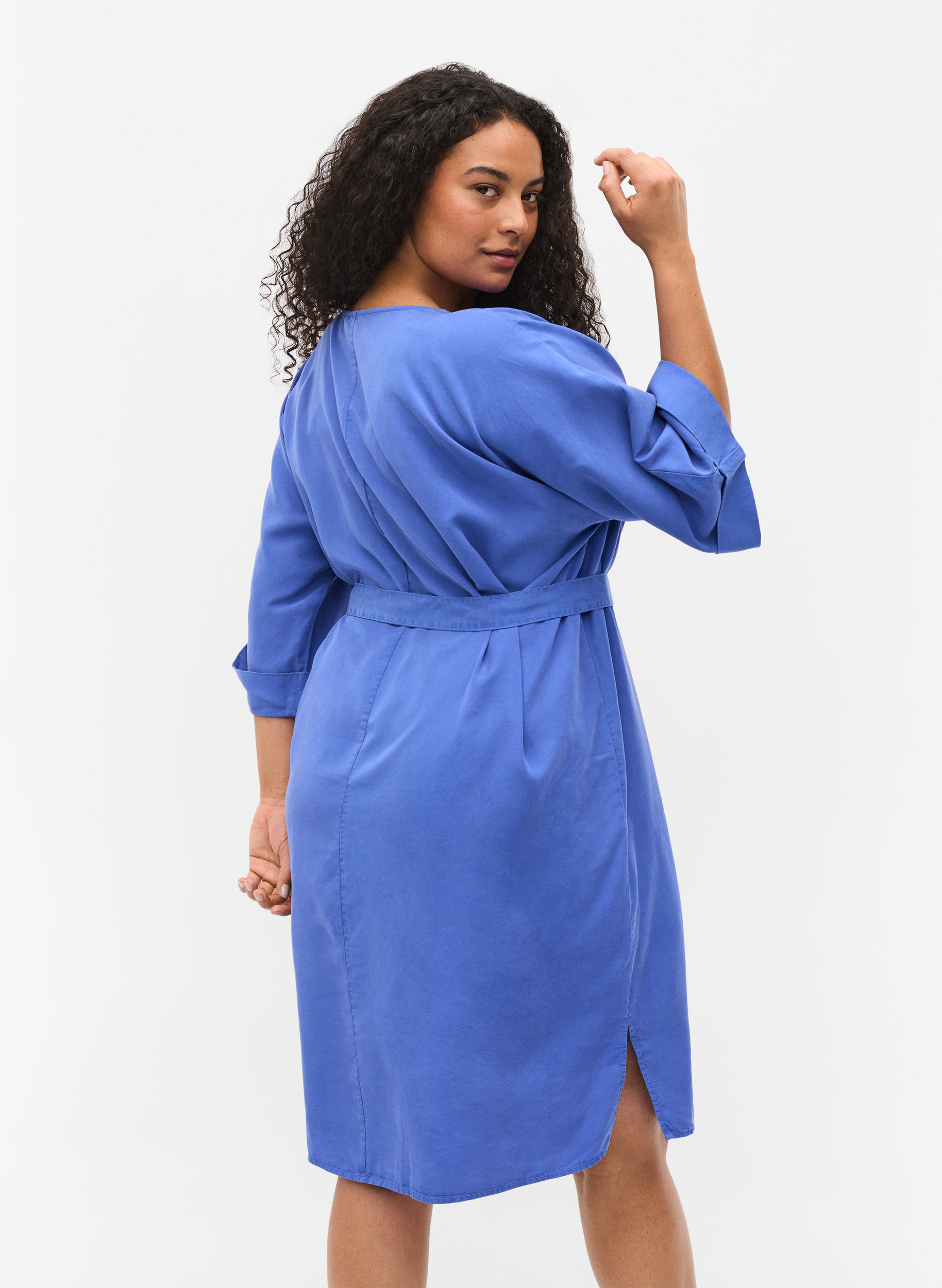 Kleid mit 3/4-Ärmeln und Bindeband, Dazzling Blue, Model