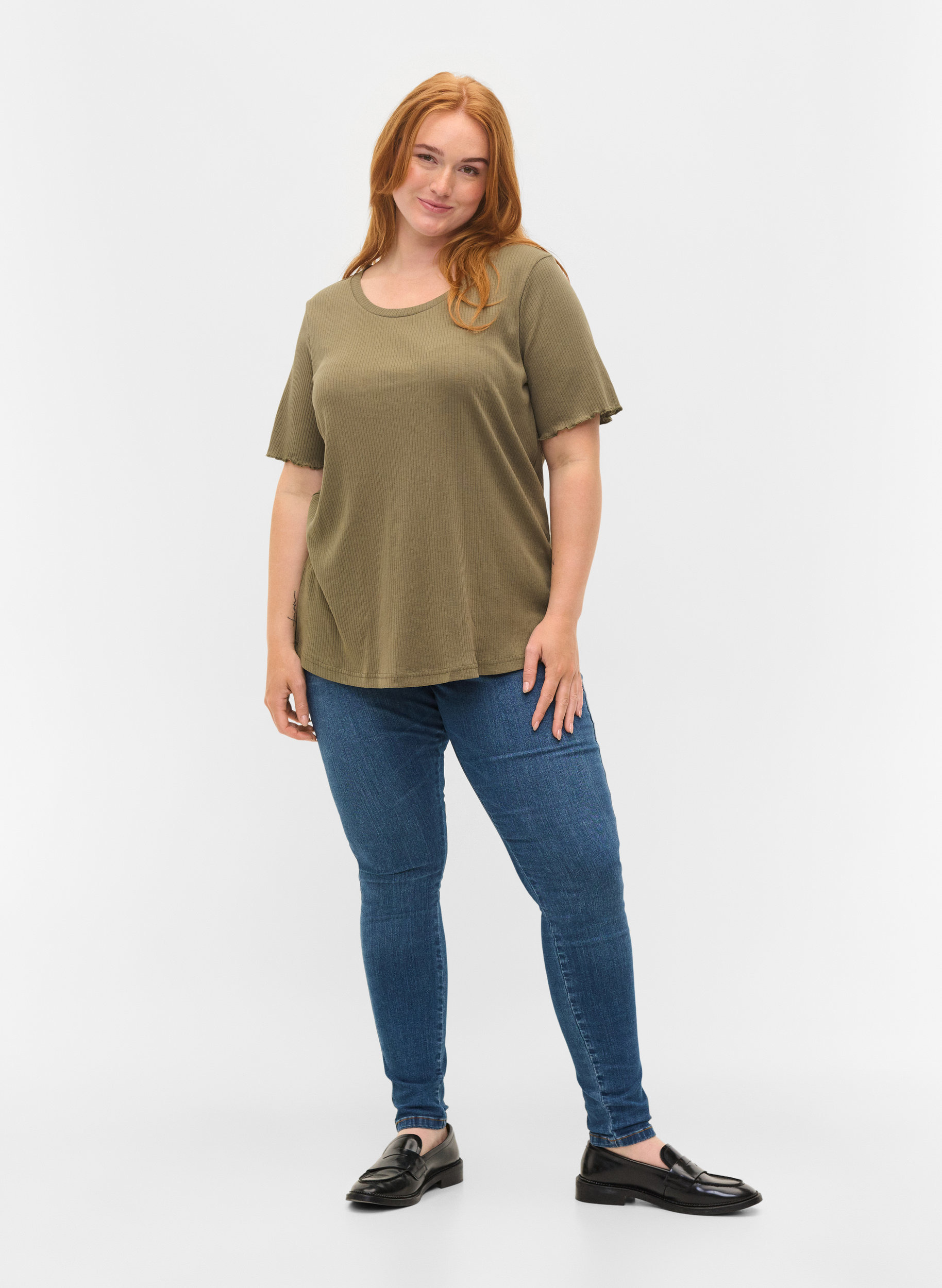 Kurzarm T-Shirt aus Rippqualität, Dusty Olive, Model image number 2