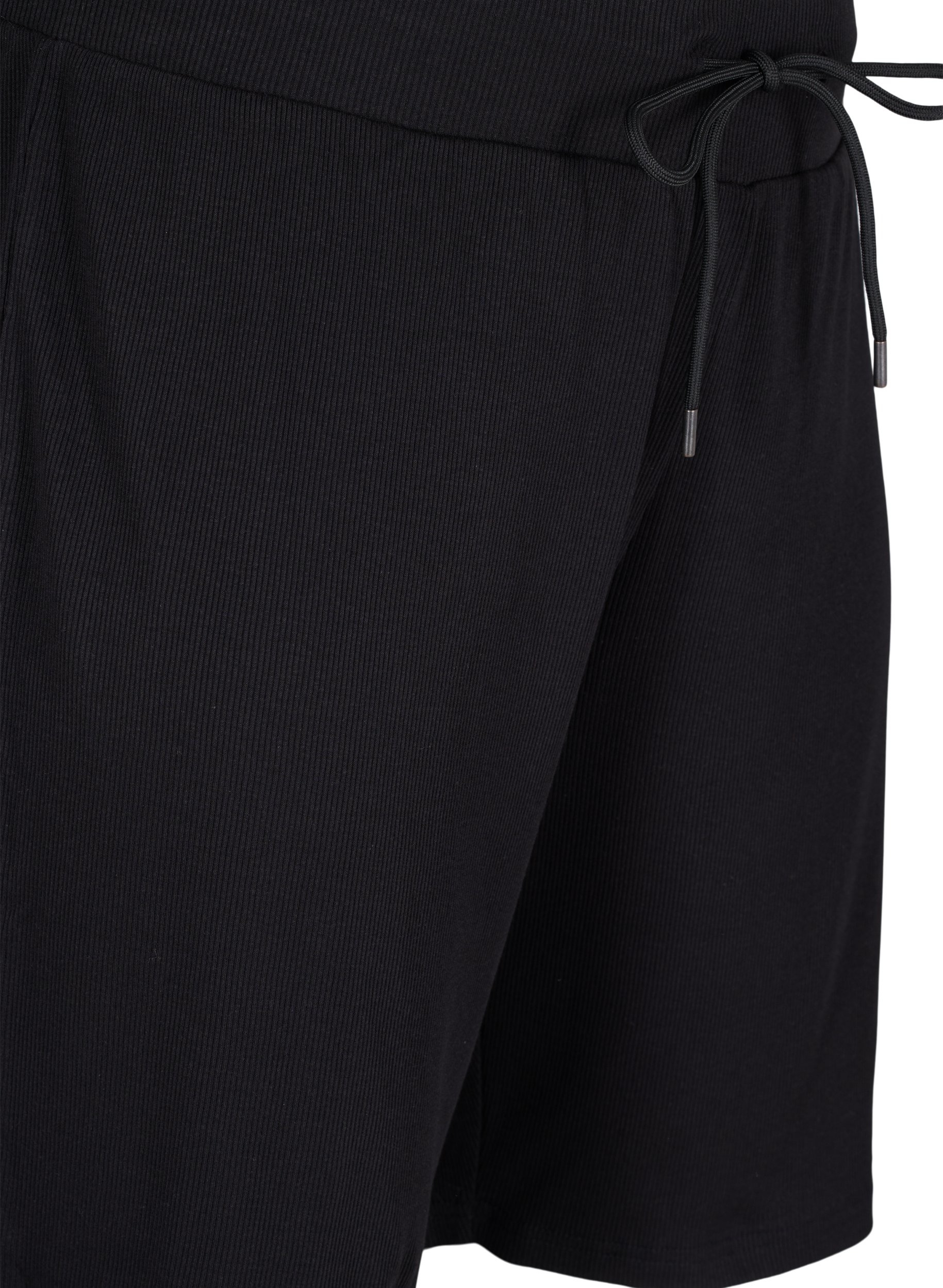 Lockere Shorts mit Ripp, Black, Packshot image number 2