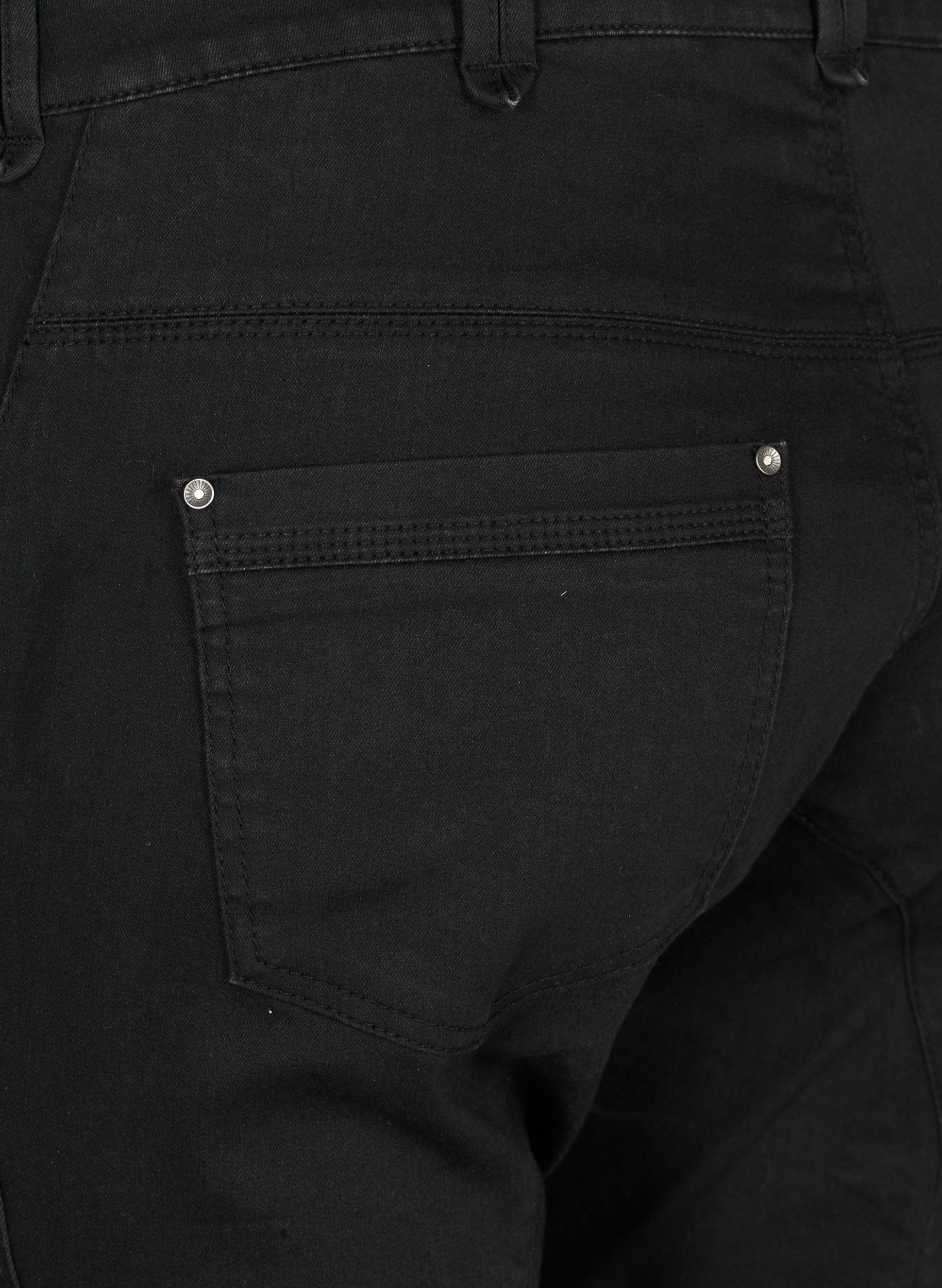 Slim Fit Caprijeans mit Taschen, Black, Packshot image number 3