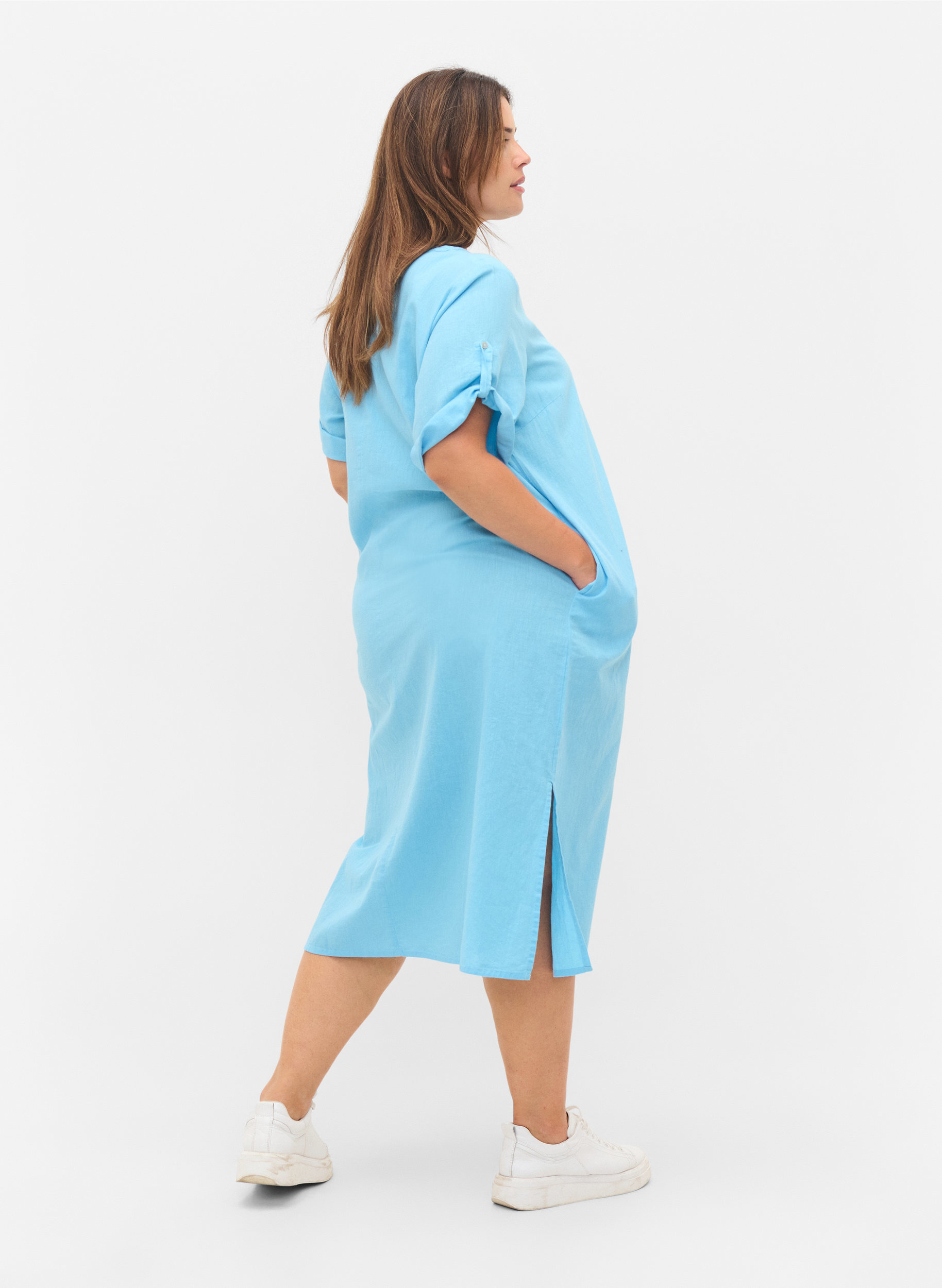 Langes kurzärmeliges Hemdkleid, Alaskan Blue, Model