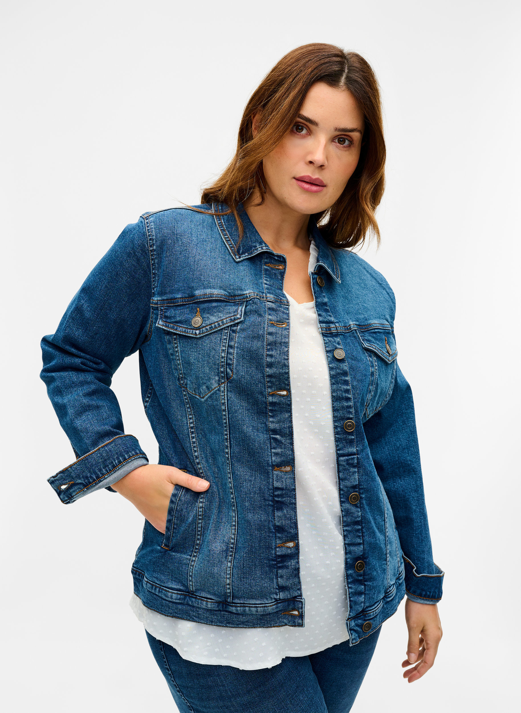 Kurze Denimjacke aus Baumwolle, Blue denim, Model