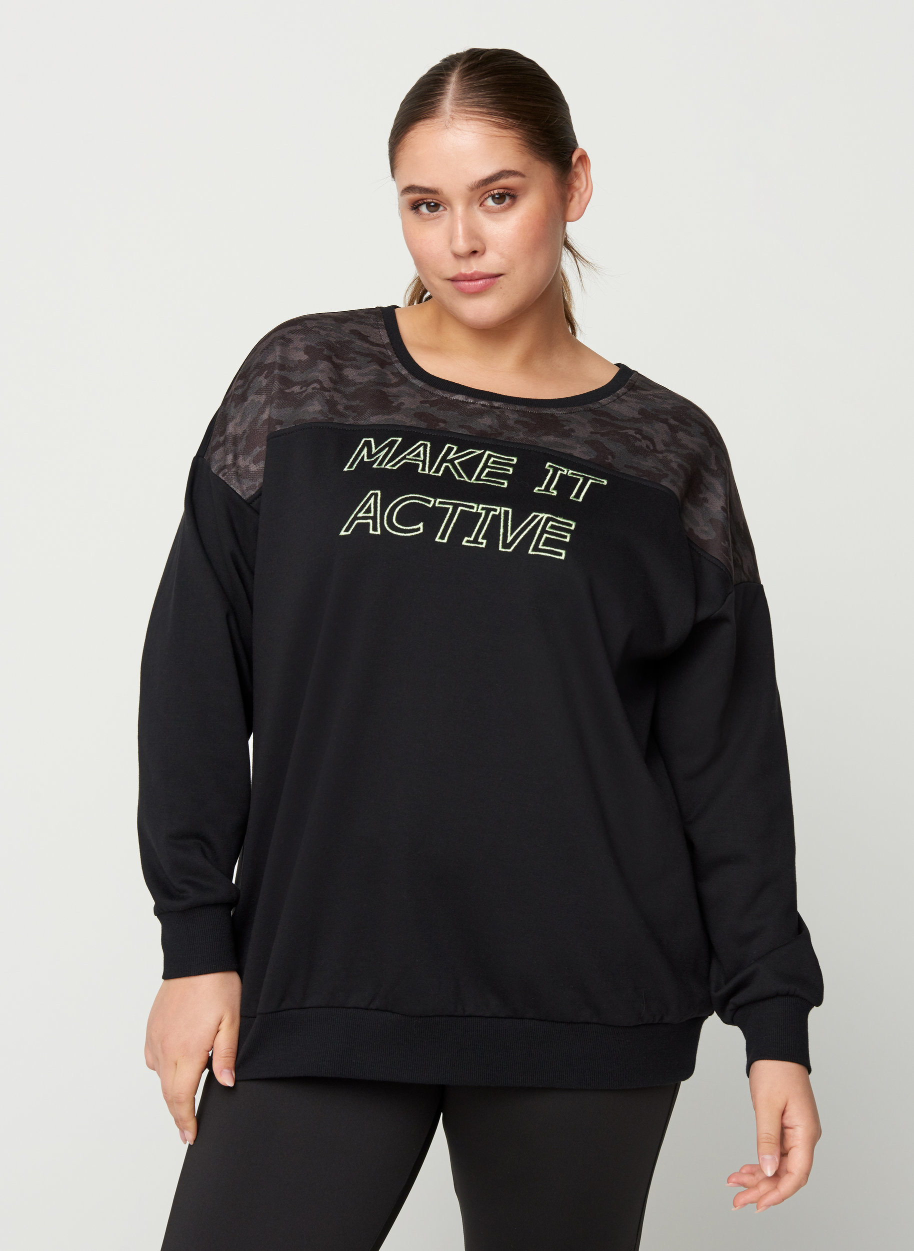 Sweatshirt mit Printdetails, Black, Model