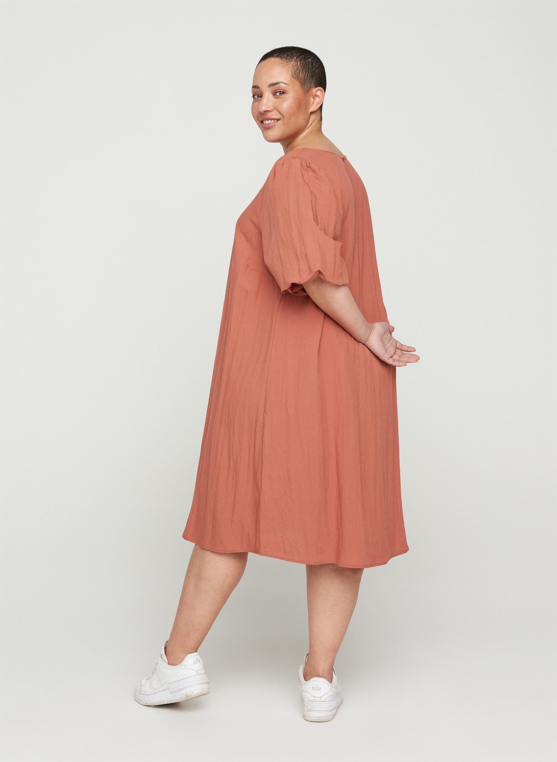 Kurzarm Kleid aus Viskose mit A-Linie, Copper Brown, Model image number 1