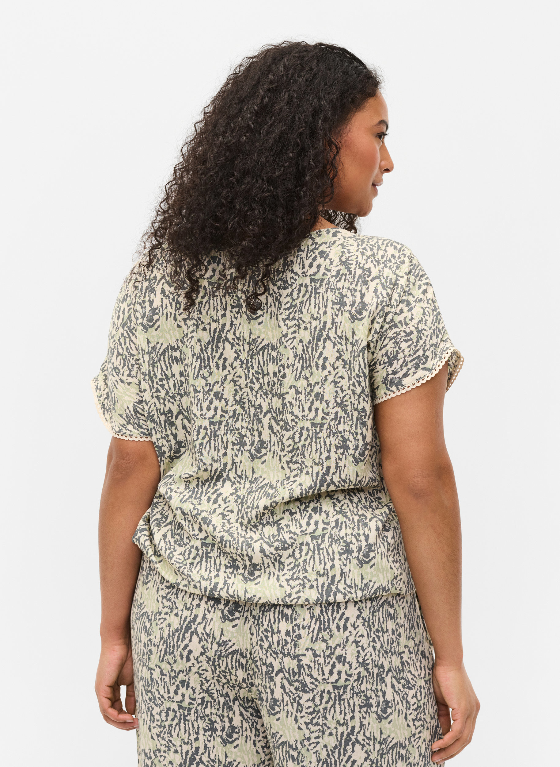 Kurzarm Viskosebluse mit Print, Balsam Green AOP, Model