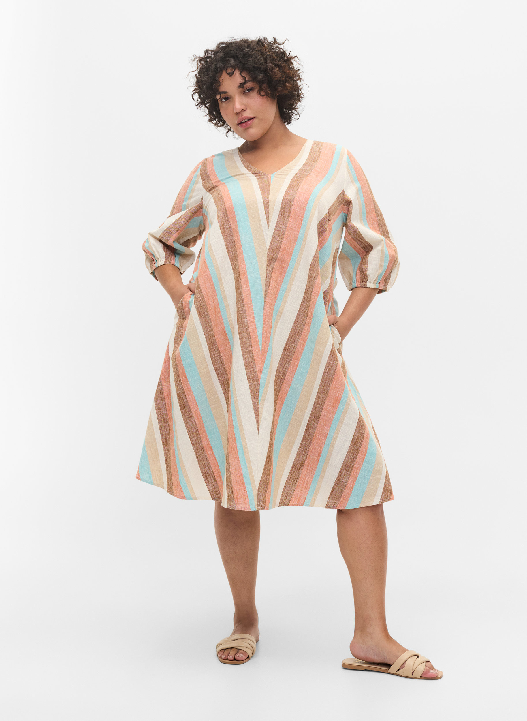 Gestreiftes Kleid aus Baumwolle mit A-Linie, Multi Stripe, Model image number 2