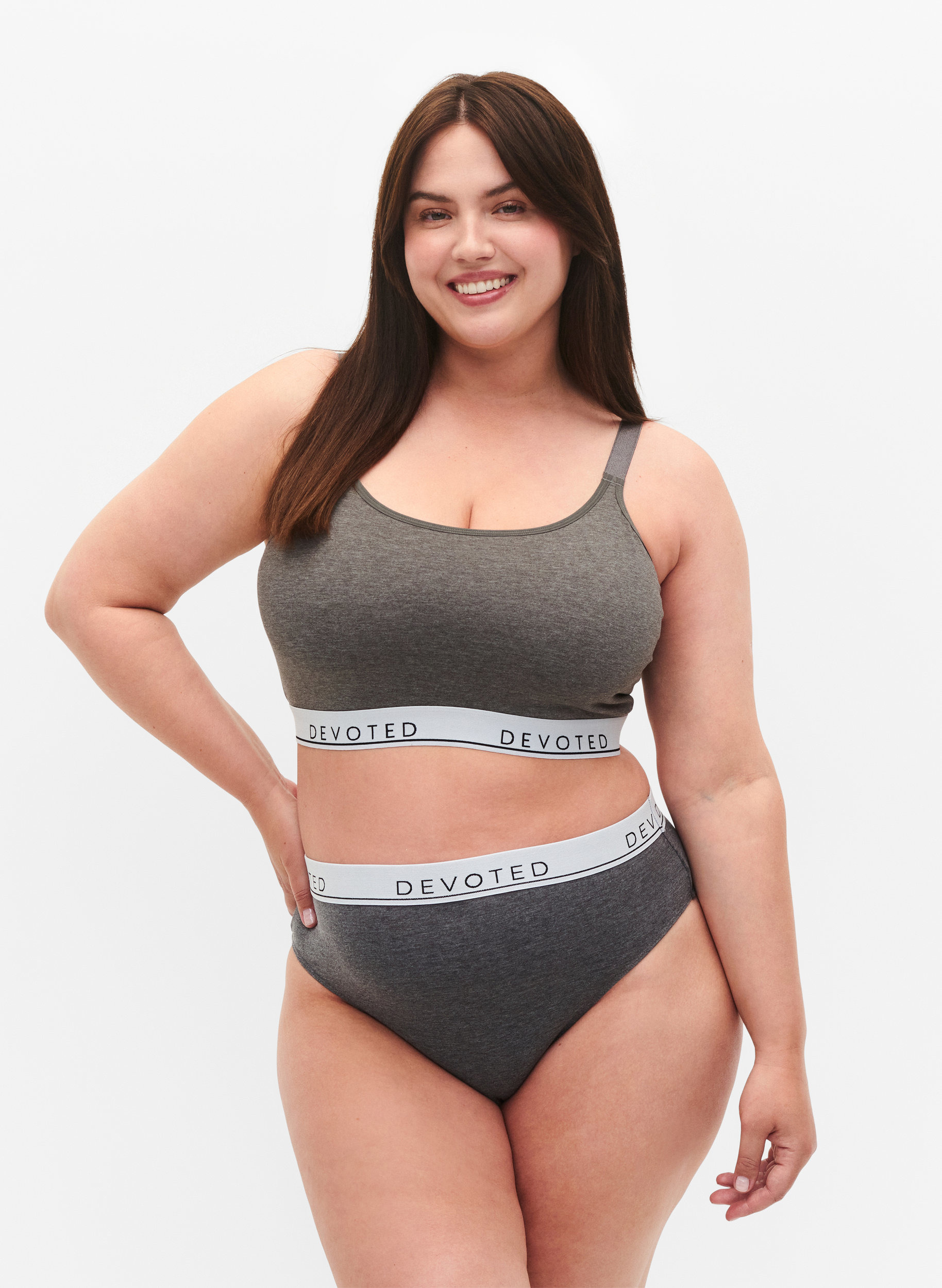 G-String mit regulärer Taille, Medium Grey Melange, Model